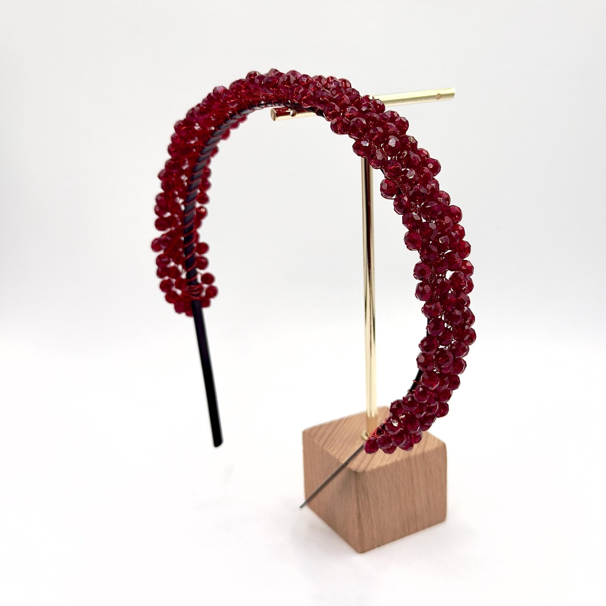 Dunkelrote Kristall Braut Tiara mit feiner Drahtarbeit