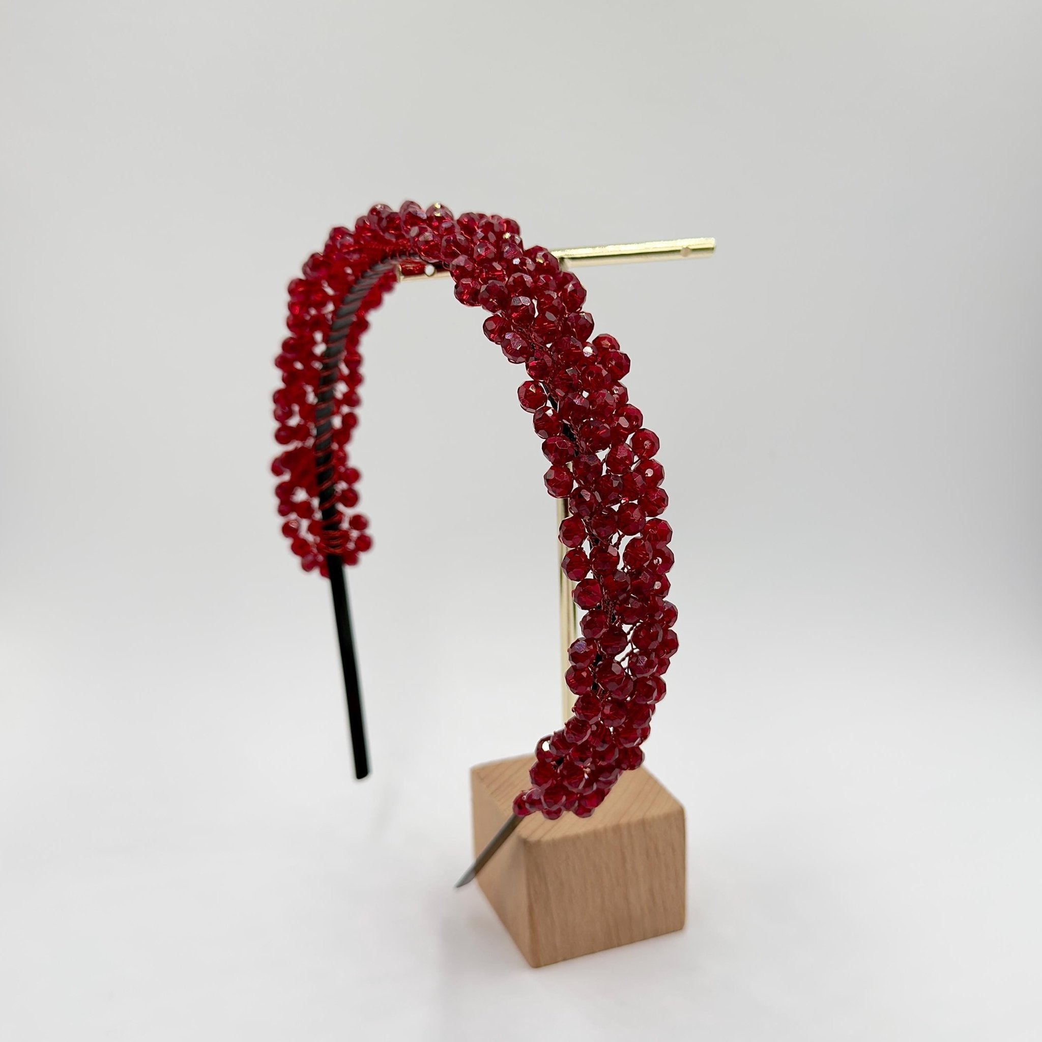 Dunkelrote Kristall Braut Tiara mit feiner Drahtarbeit