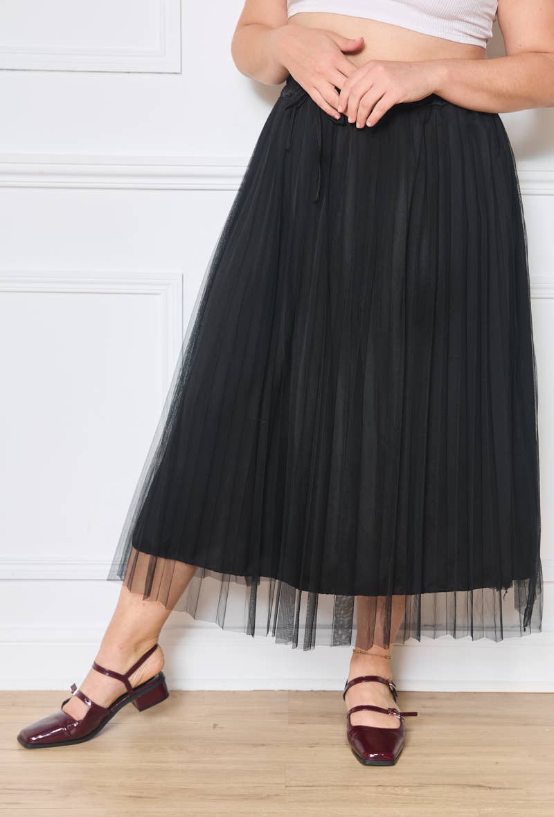 Plus Size - Lightweight and flowing tulle skirt