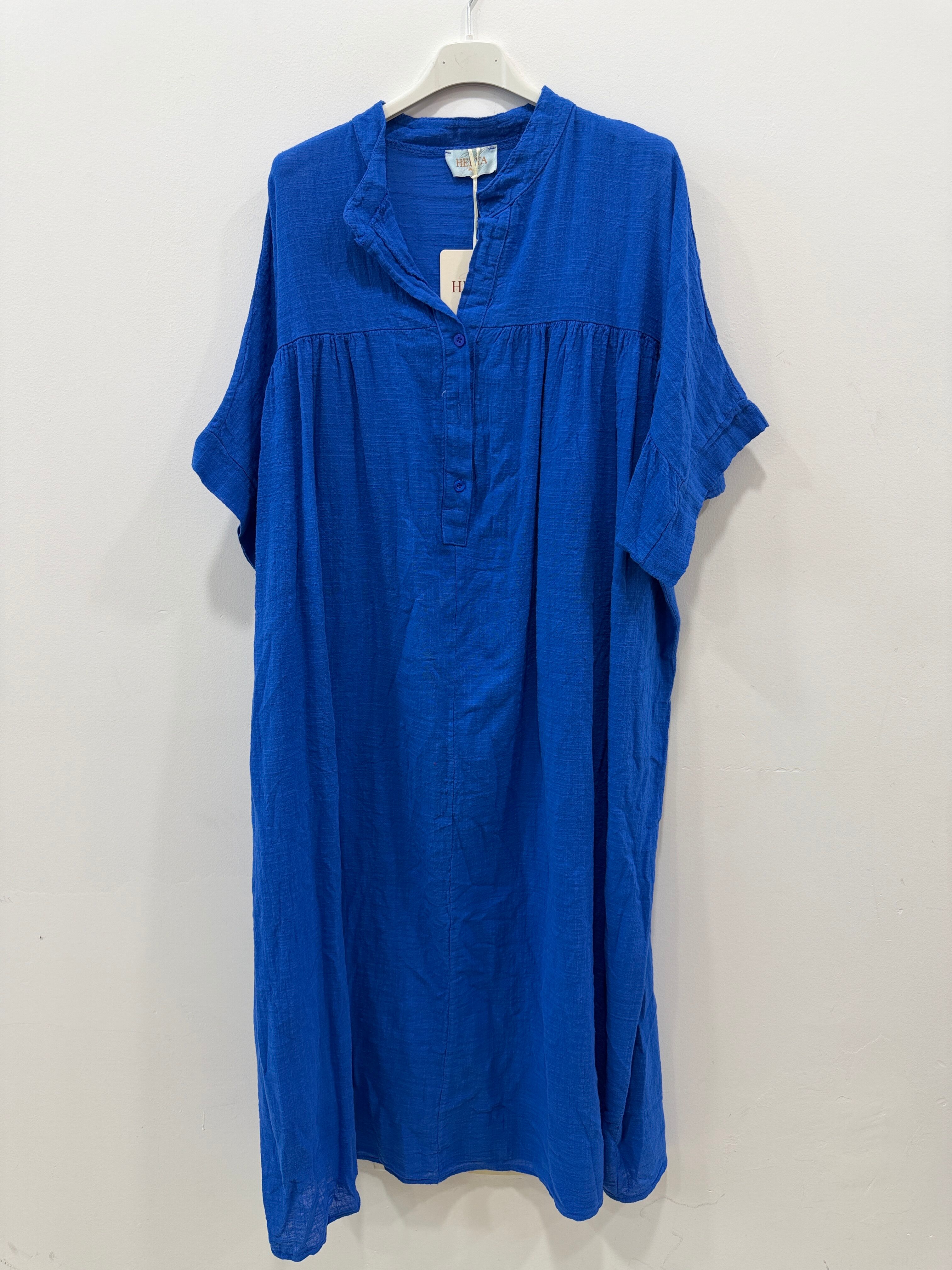 Robe tunique longue ample en lin coton mélangé manches courtes tombantes col mao s'ouvrant sur une demi-patte de boutonnage