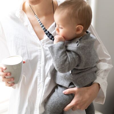 Breastfeeding, babywearing and teething necklace | Winter Marie