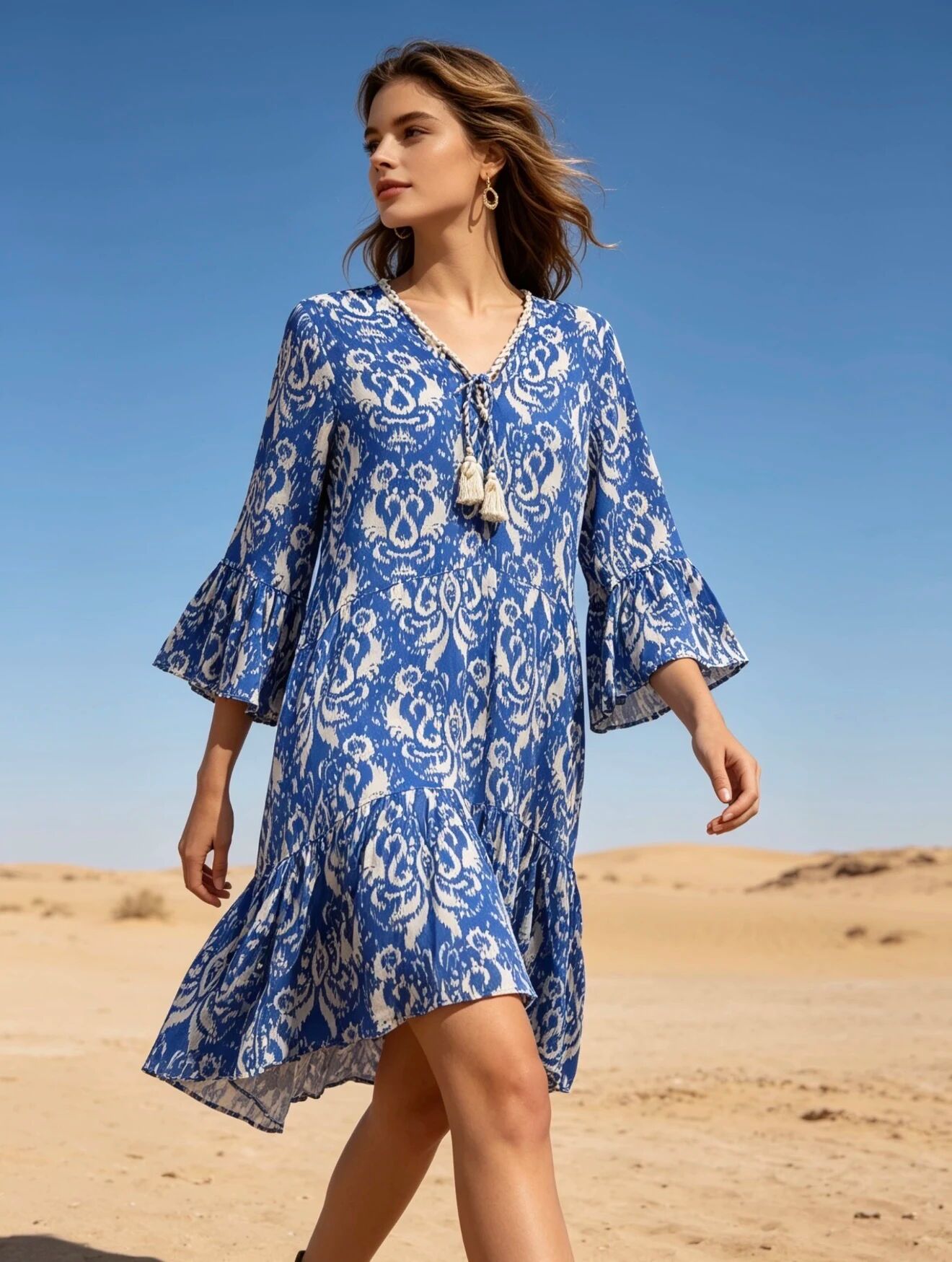 Tunikakleid mit Boho-Print, V-Ausschnitt und Bindebändern