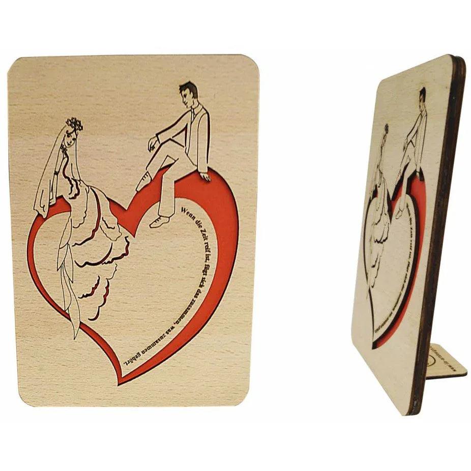 Holzkarte Hochzeit Brautpaar auf Herz, N603