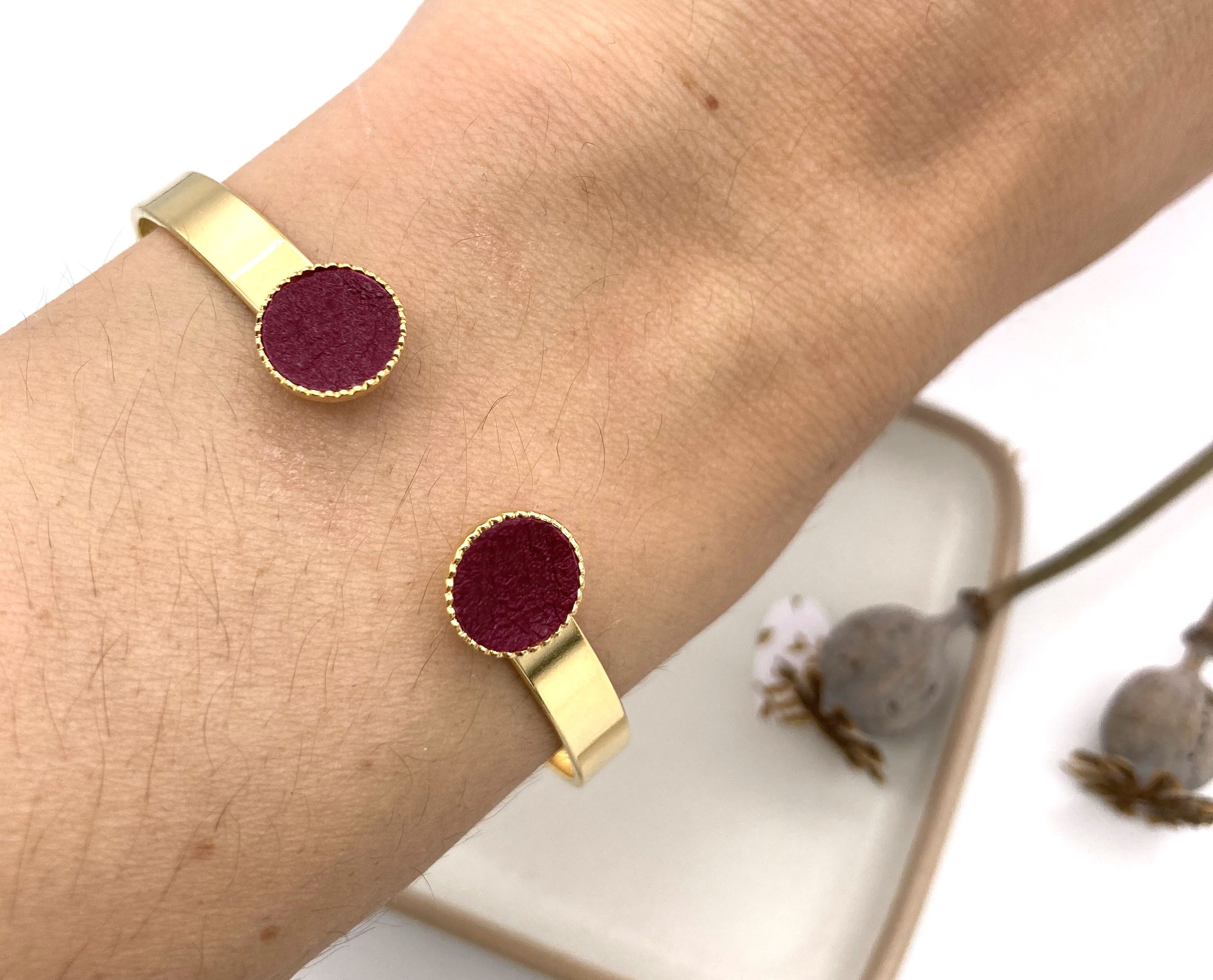 Bangle gilded with fine gold - plum leather