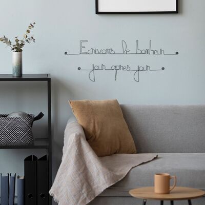 Décoration Murale - Citation en Fil de Fer "Écrivons le bonheur jour après jour" à punaiser sur un mur