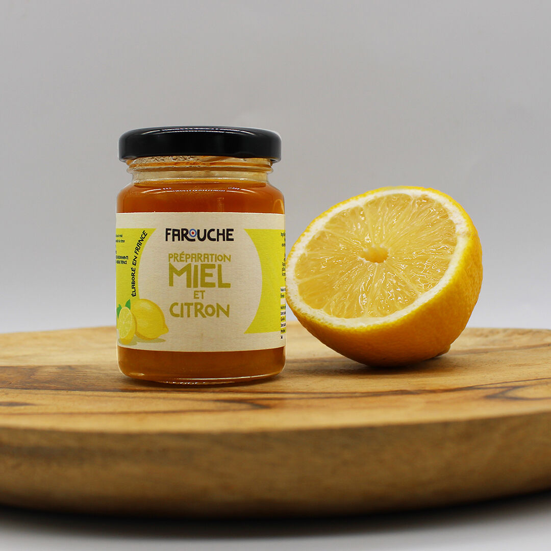 Preparation with honey & lemon essential oil
