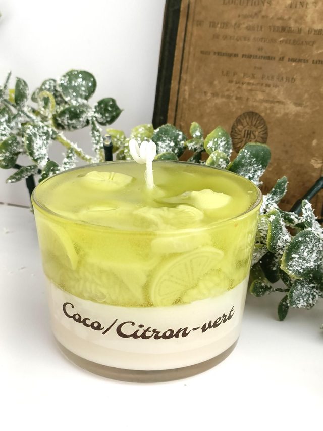 Coconut/Lime Candle with Fruit Coulis Flavor