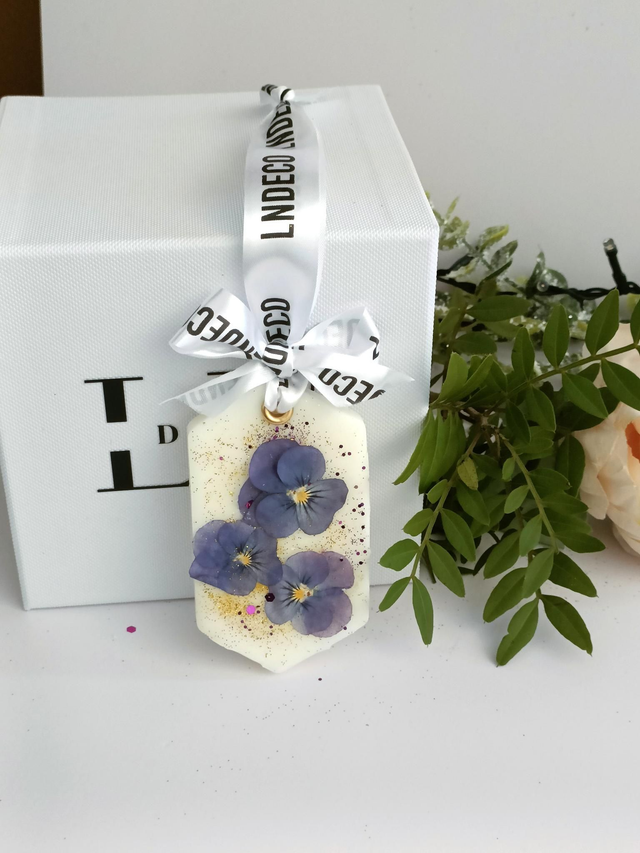 Violet Scented Wax Pendant