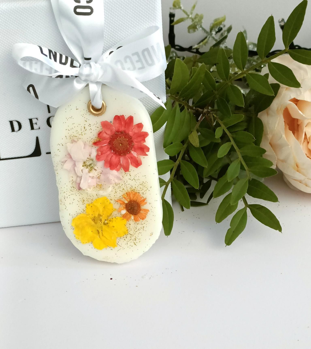 Island Beauty Scented Wax Pendant