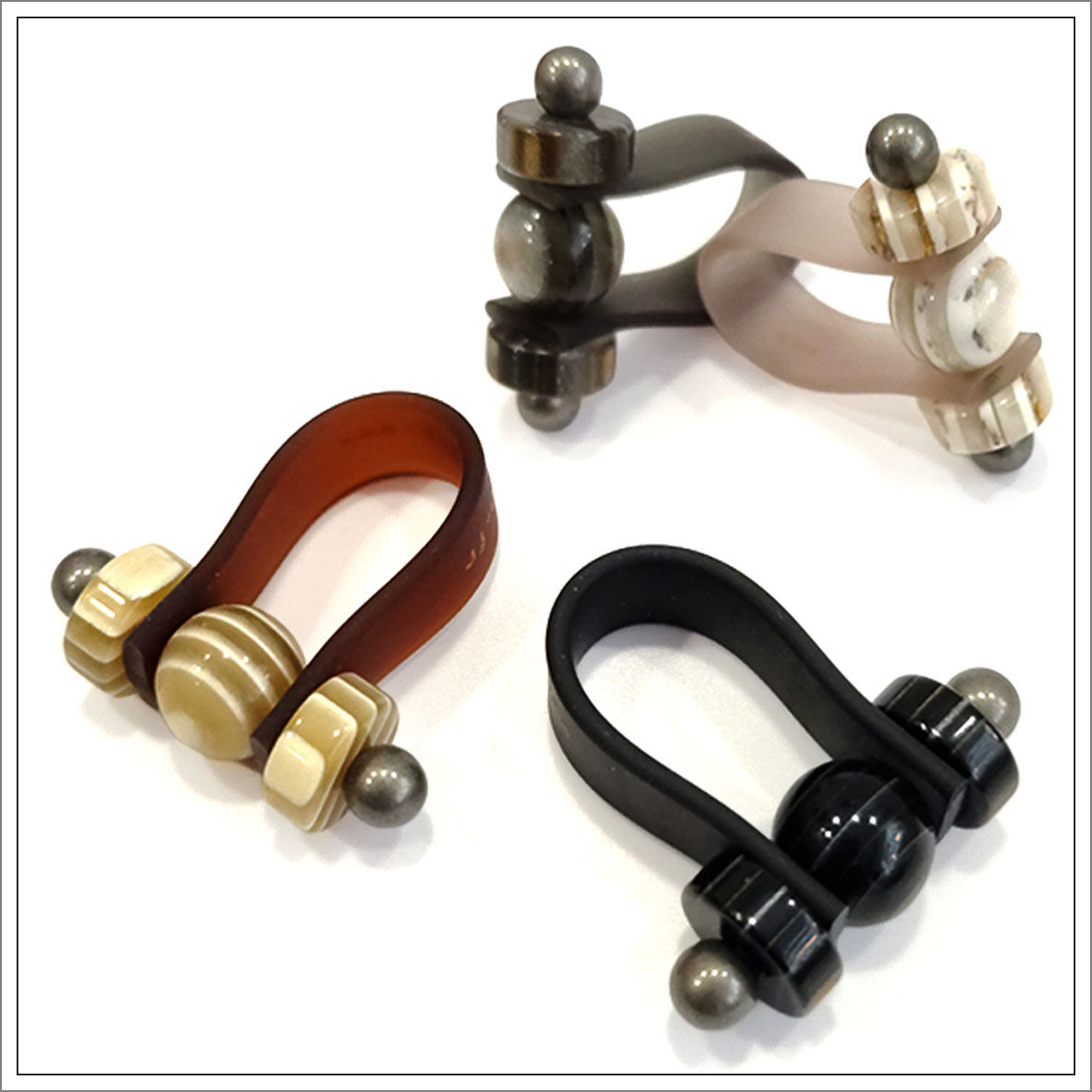 KYZYL | Lot de 4 bagues en résine, taille L