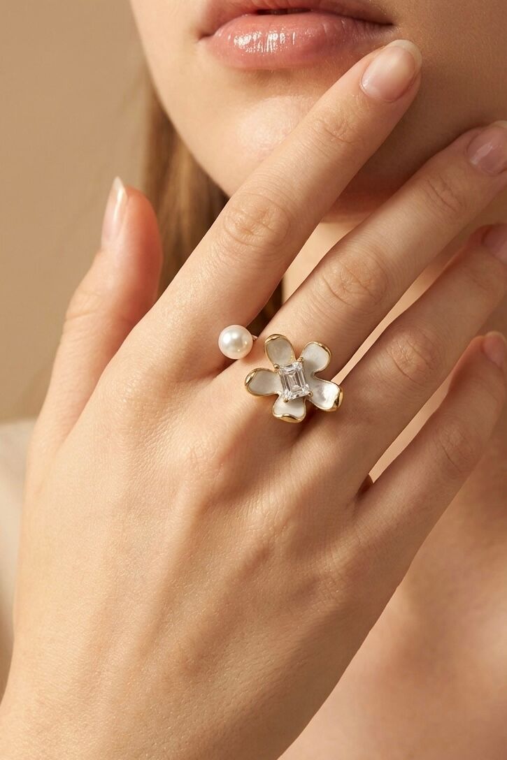 Bague ouverte fleur émaillée et perle en acier inoxydable 424AQ367