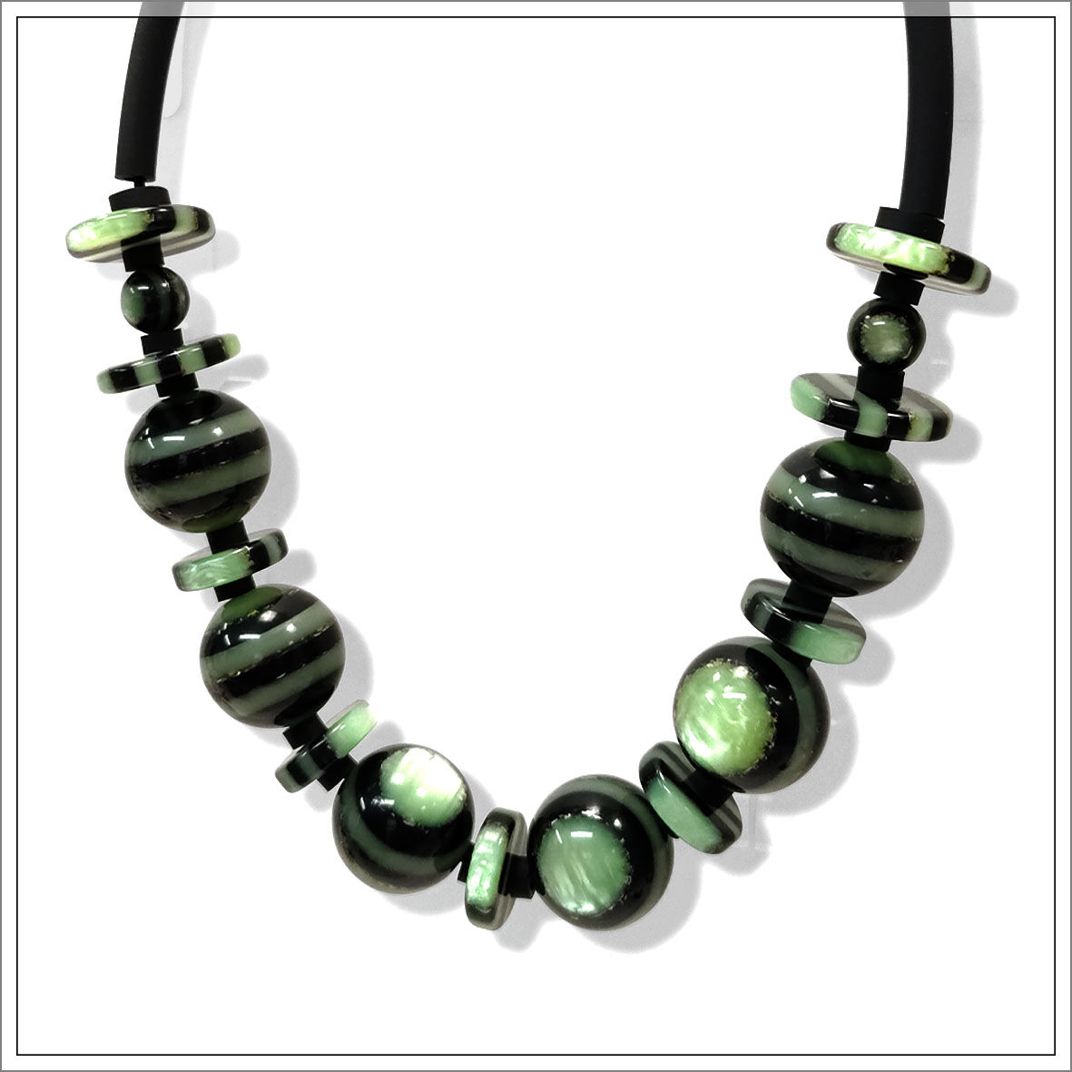 GOBI | Collier ras-d-cou [perles en résine]