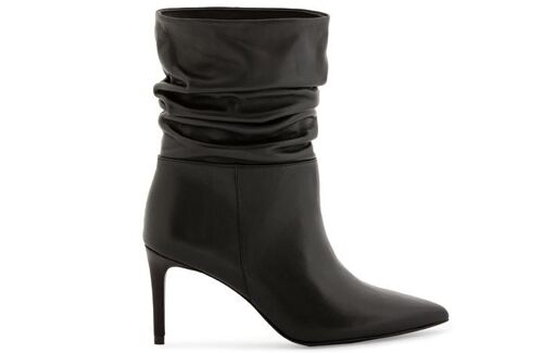 Olivia black leather boots