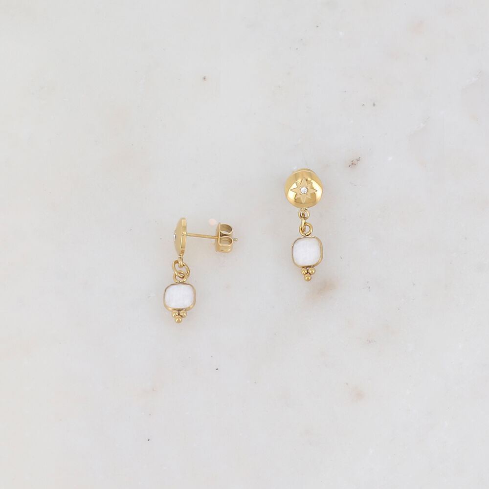 B.O chip with round rhinestone piece and square natural stone tassel