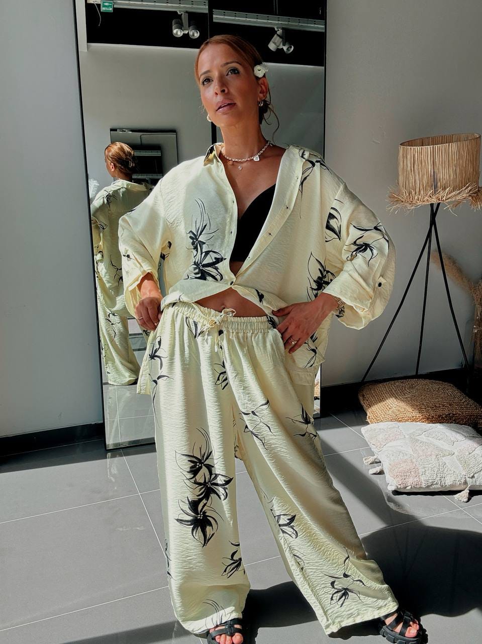 Hemd- und Hosen-Set mit Blumenmuster – Pastellgelb