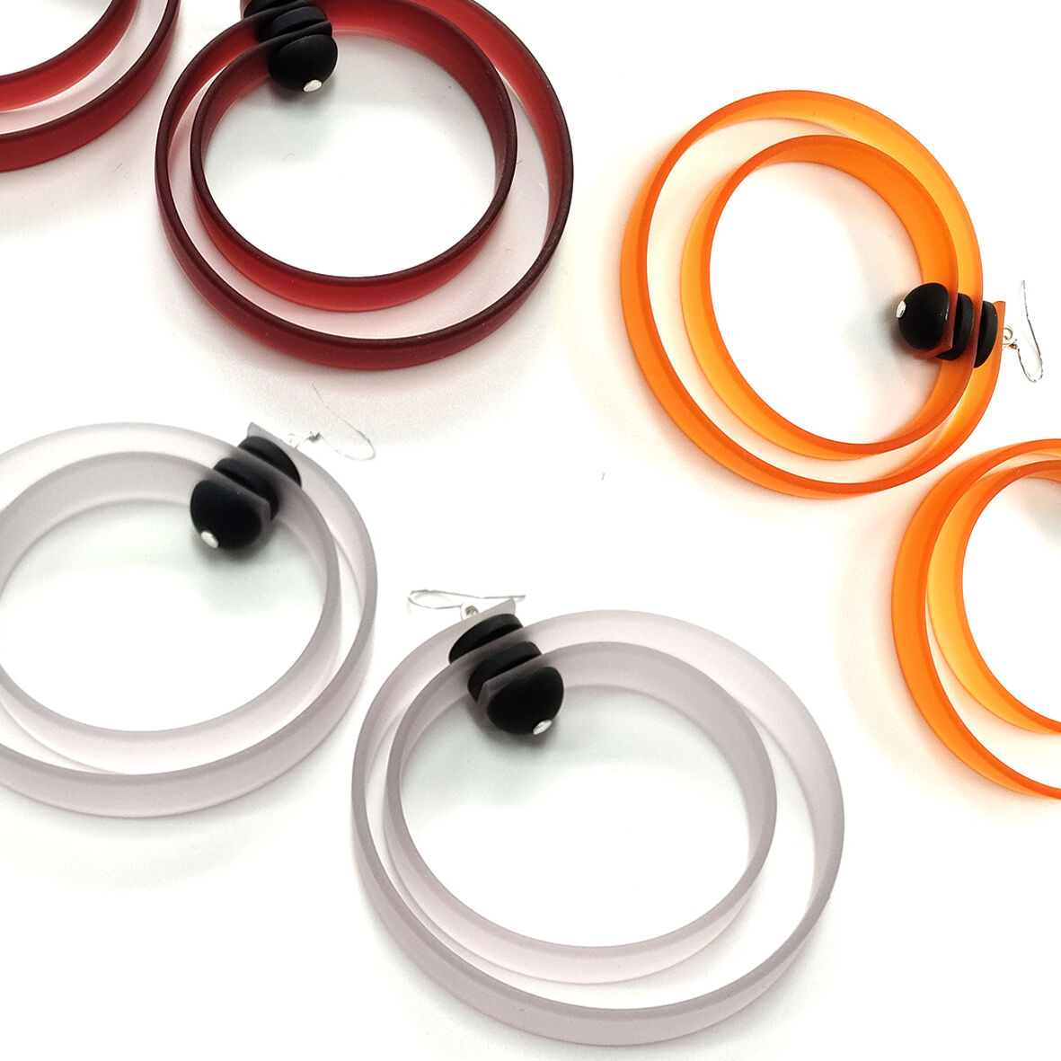ROHA | Boucles d'oreilles créoles en caoutchouc teinté à la main