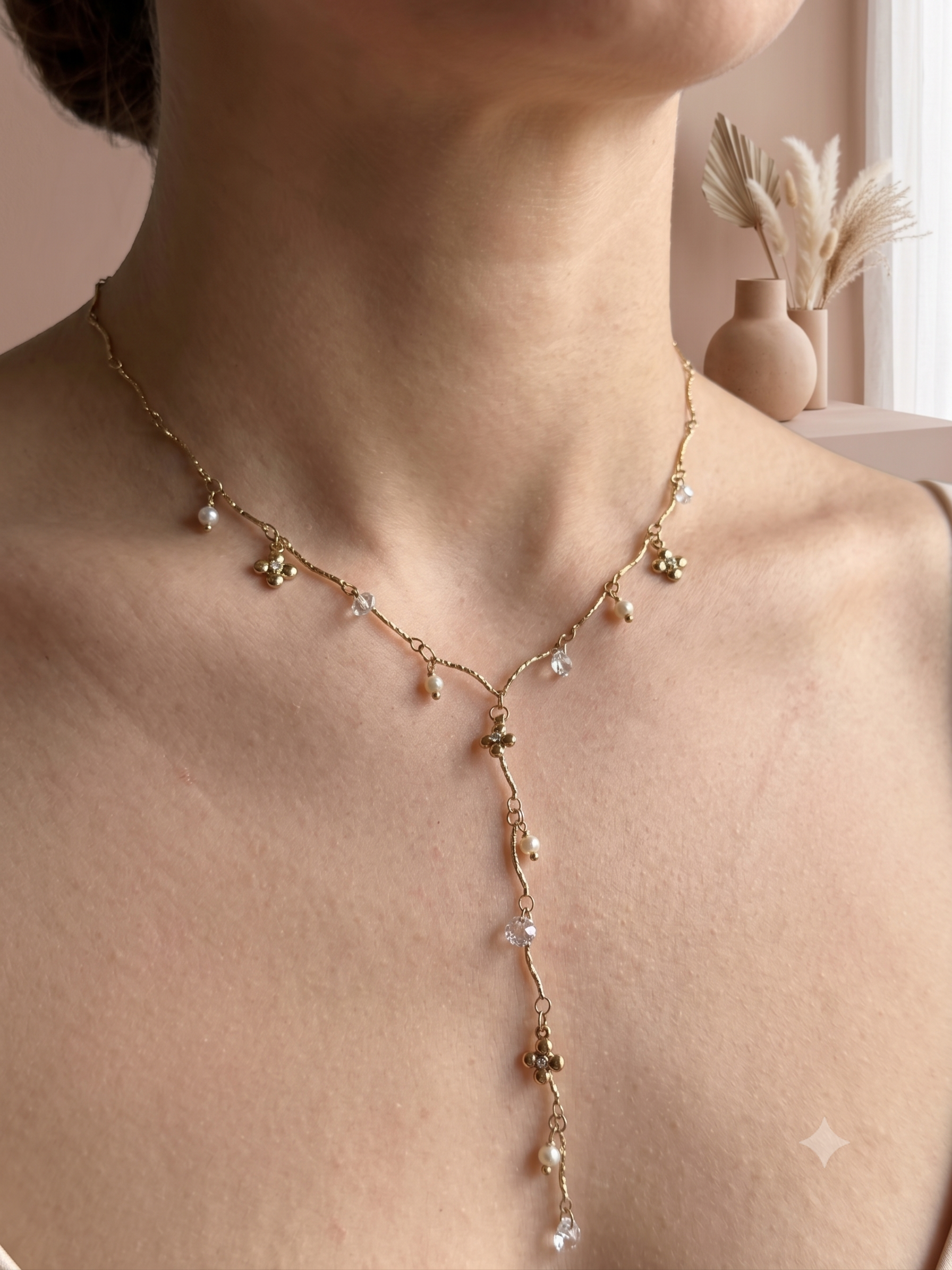 Collier Y perles, cristaux et fleurs