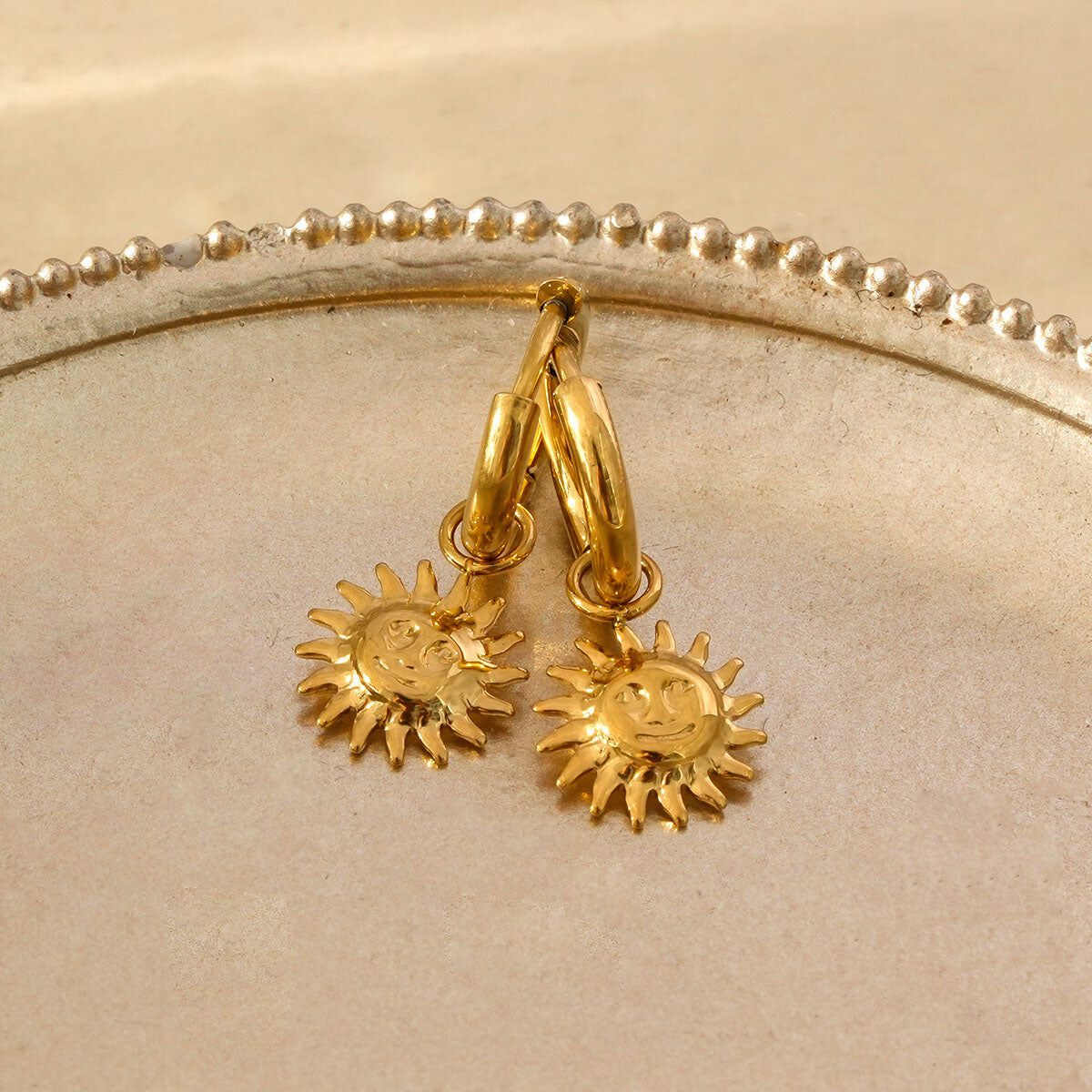 Boucles d'Oreilles Créoles Avec Pendentifs Soleil