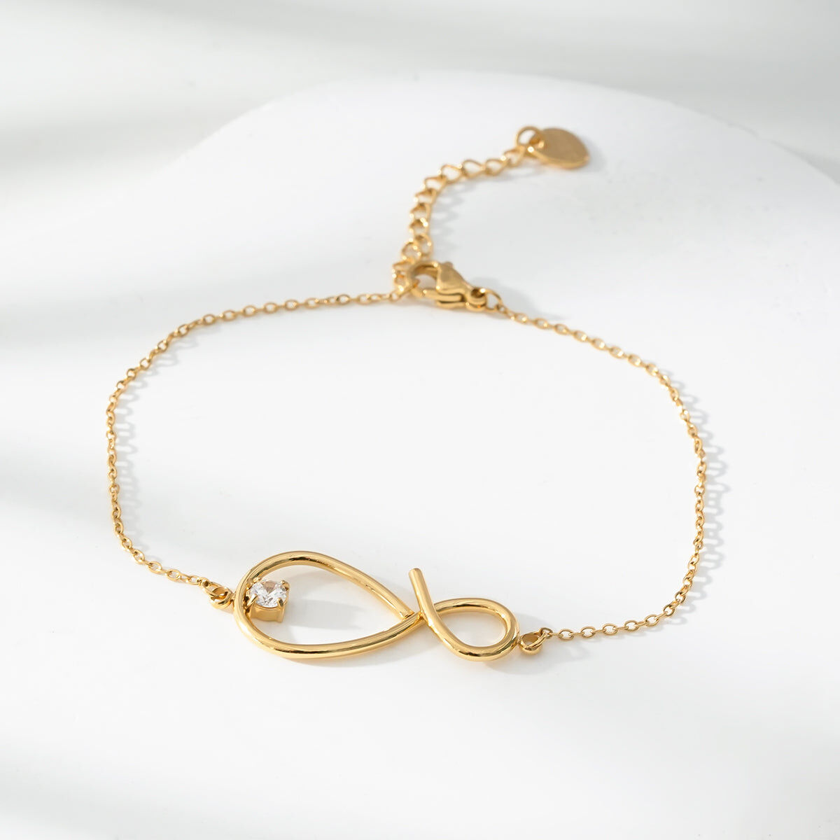 Bracelet Chaîne Avec Nœud de Huit Et Strass