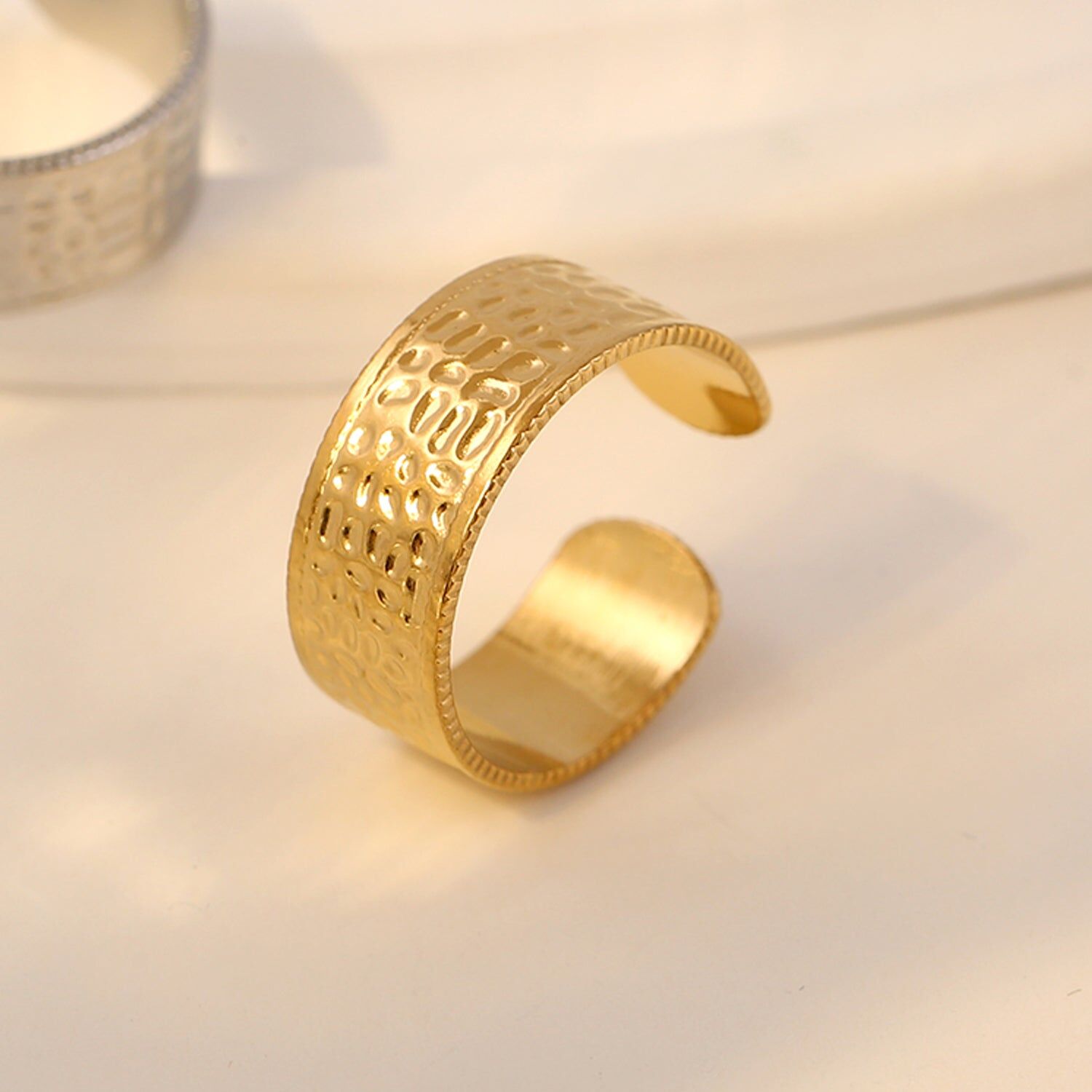 Bague ajustable semi épaisse mini creux
