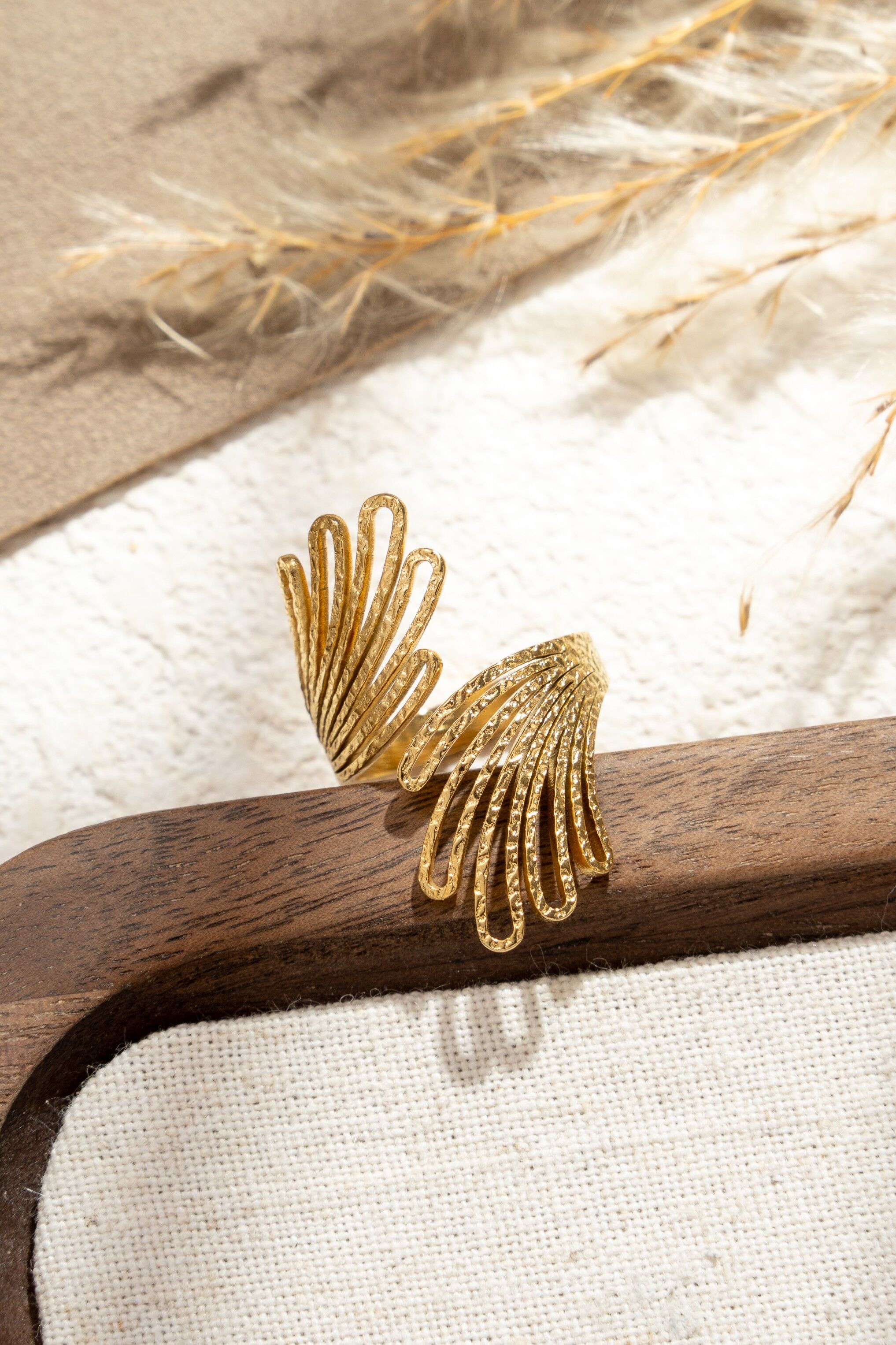 Adjustable textured open fan ring in stainless steel