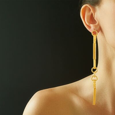 Boucle d'oreille longue grand modele - tout metal