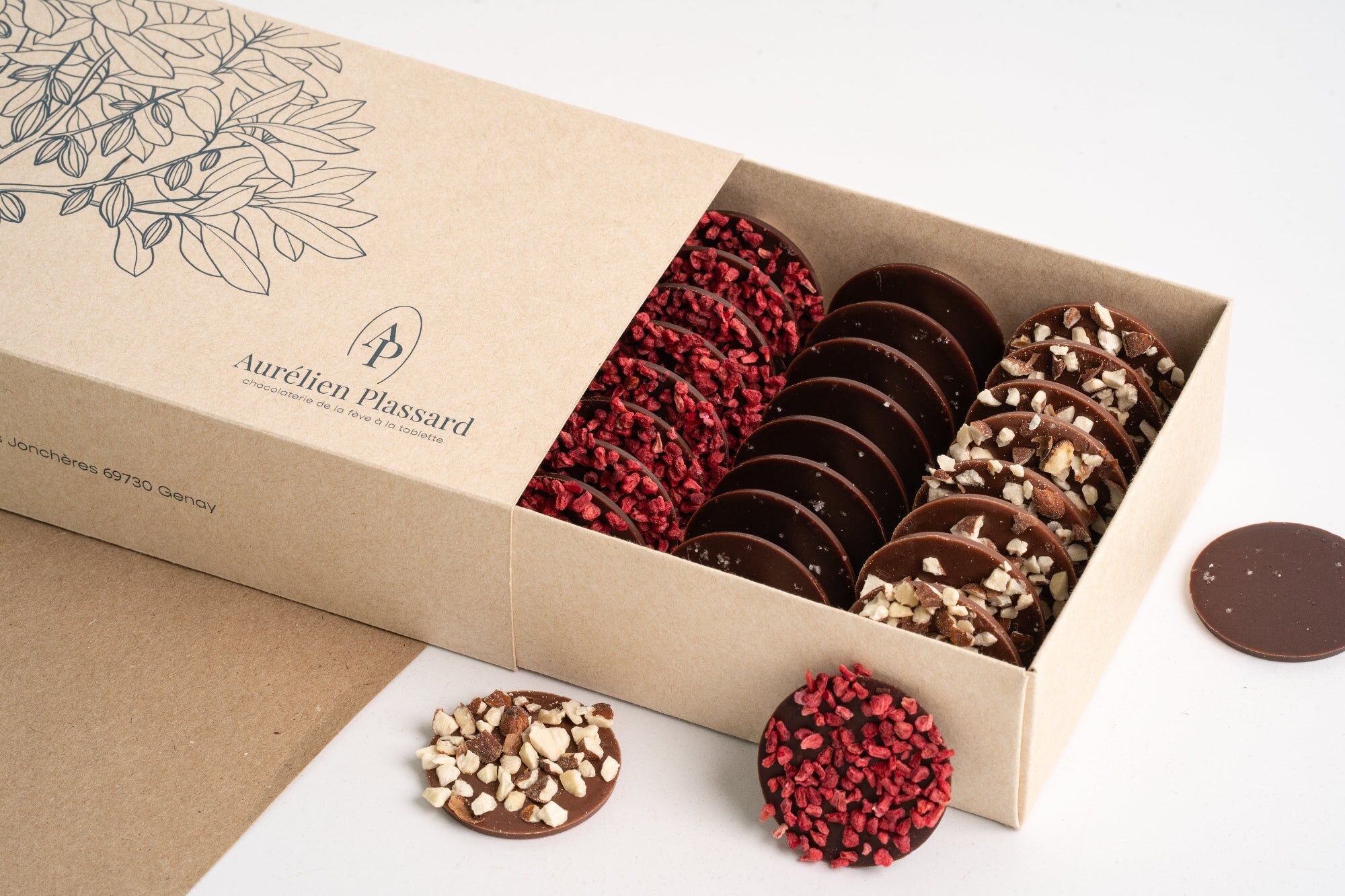 Box of 40 gourmet tasting chocolate discs