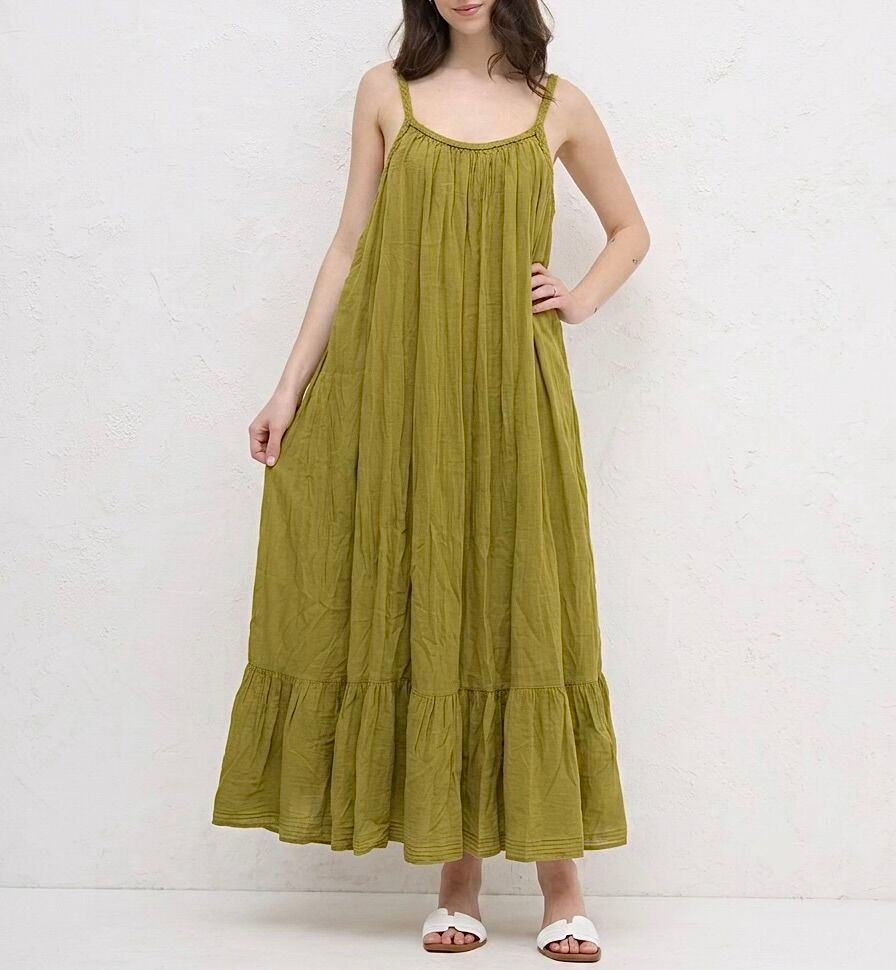 Long, lined bohemian dress with a round neckline and thin braided straps