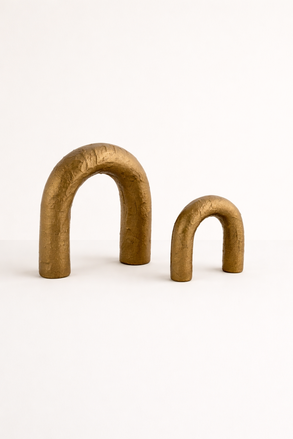 Moderne Aluminiumbogenskulptur – pulverbeschichtetes Dekor
