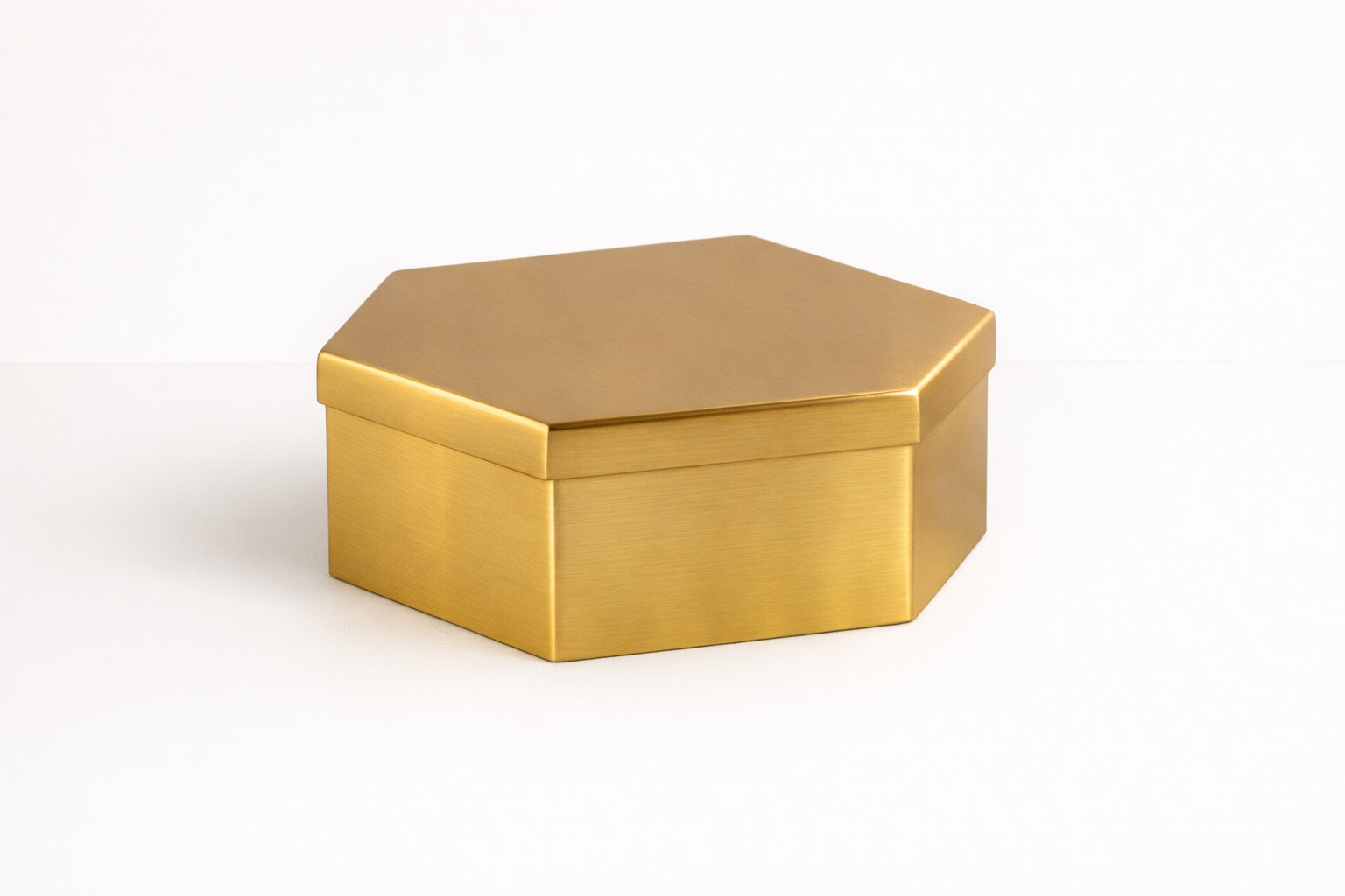 Aufbewahrungsbox mit Golddekor – Eisen