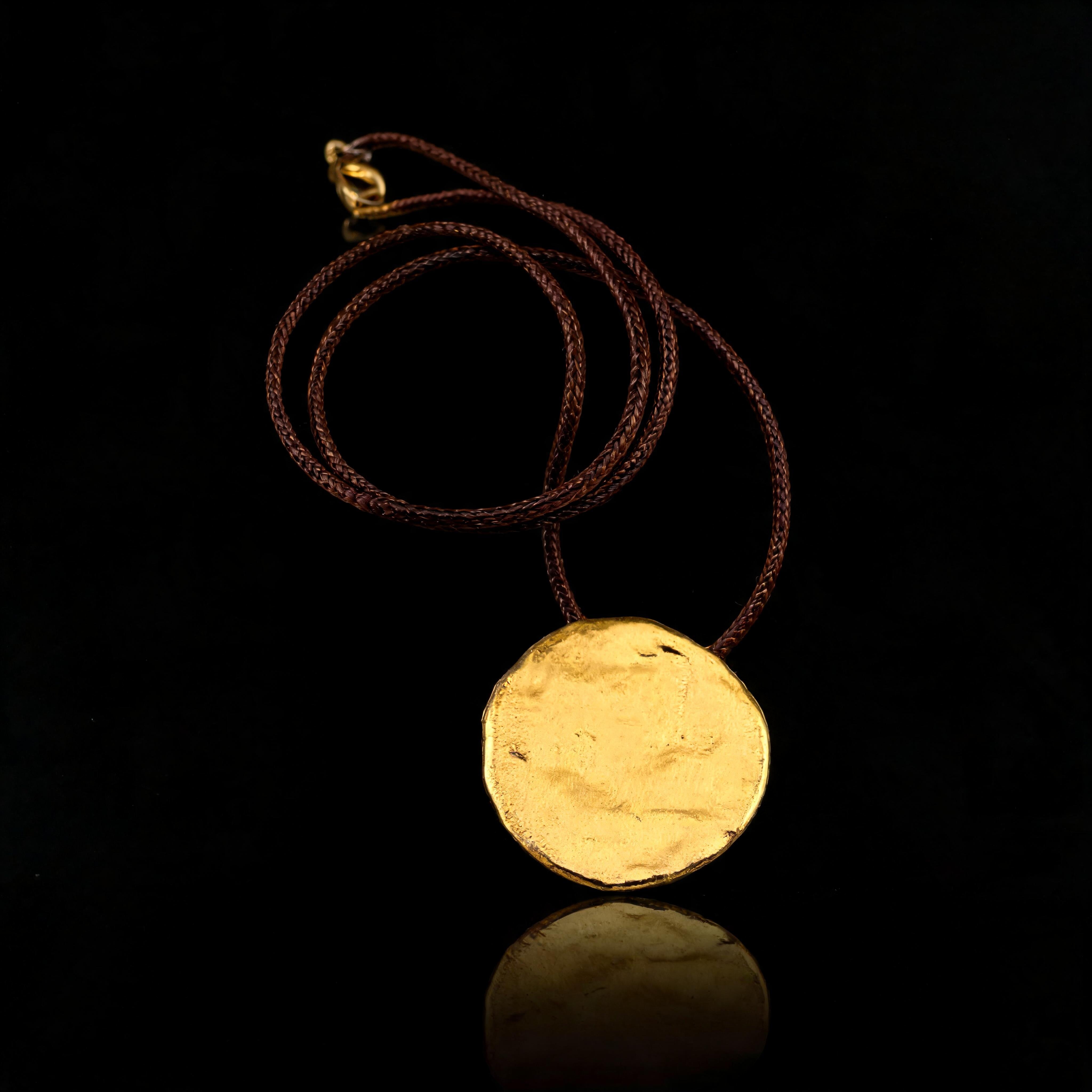 Aurum Solaris Halskette • Tragbare Kunst-Anhänger-Halskette