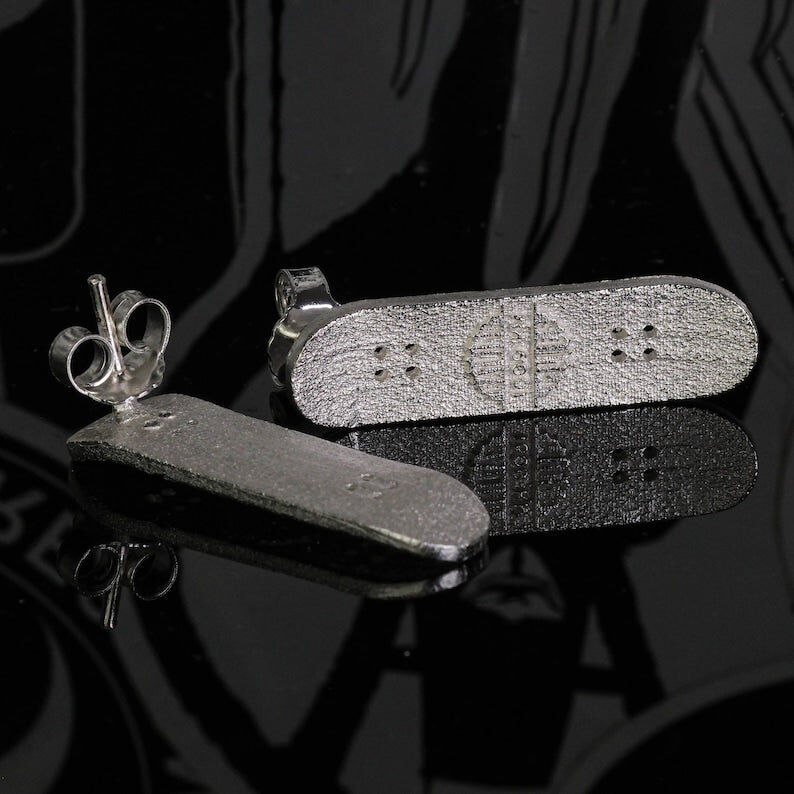 Skateboard-Ohrstecker • Gothic-Statement-Ohrstecker