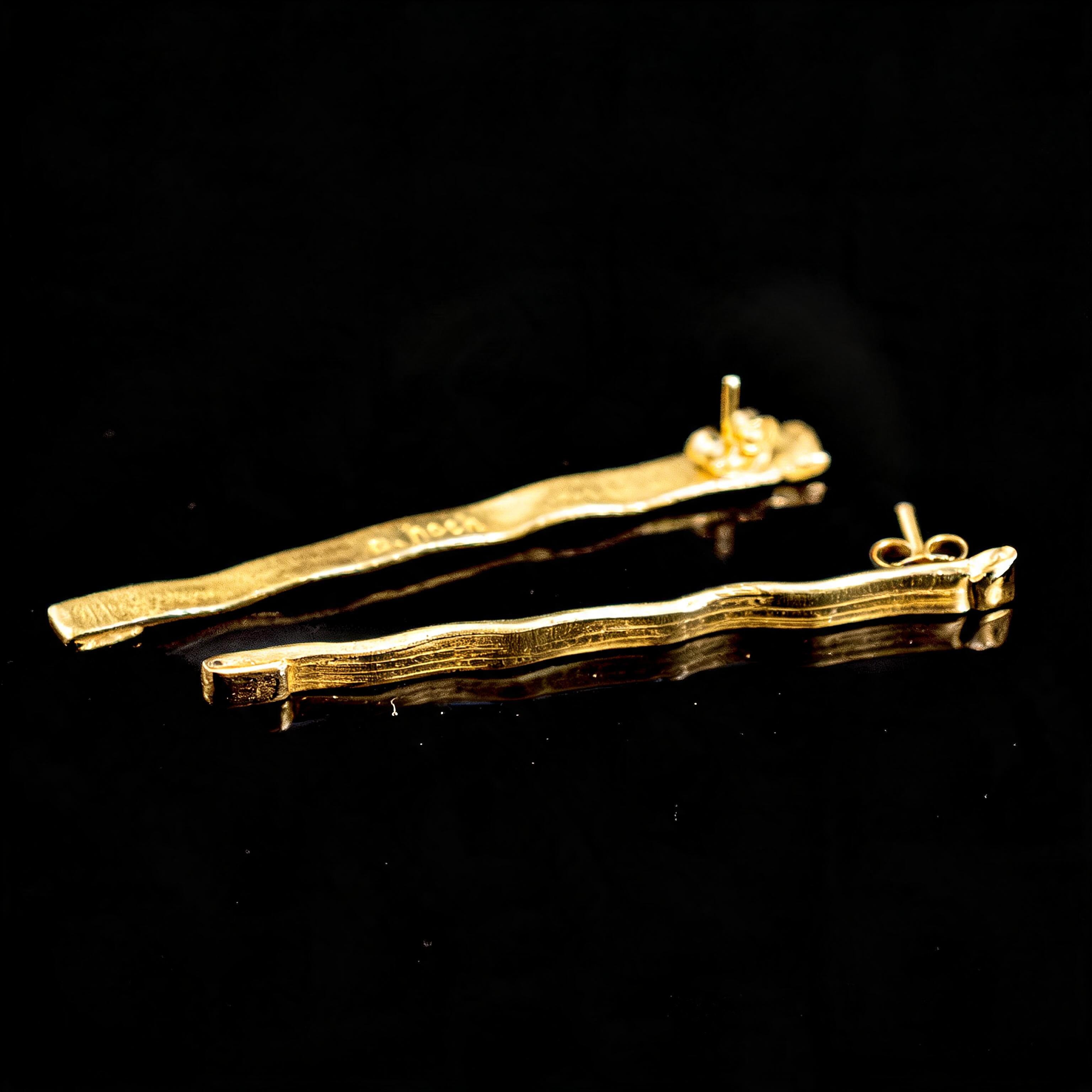 Ohrringe „Aurum Linearis“ aus 18-karätigem Gold • 18-karätig vergoldete Ohrhänger im Stil der modernen Kunst