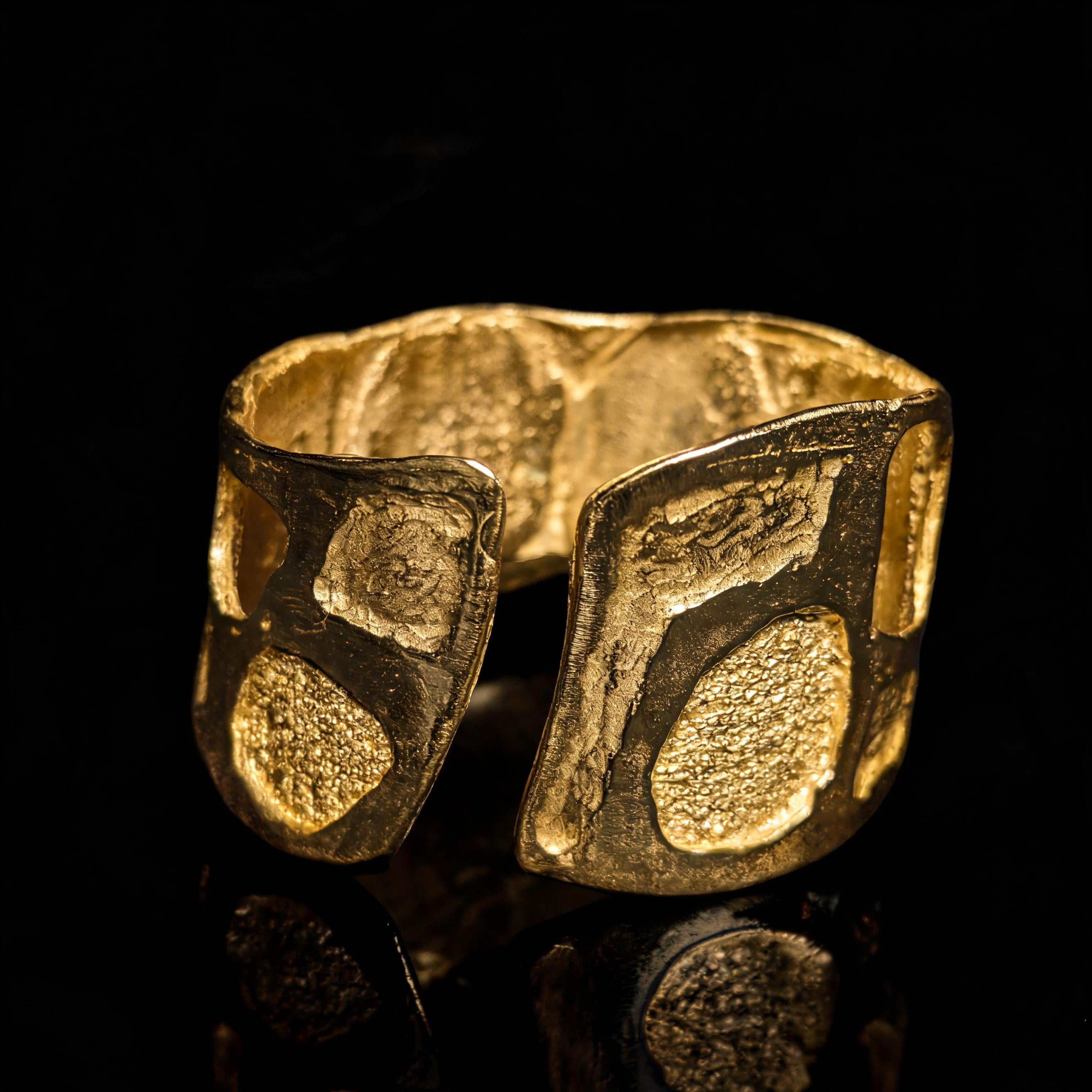 18K Manica Regia Armband • 18K vergoldetes, skulpturales Statement-Armband im modernen Stil