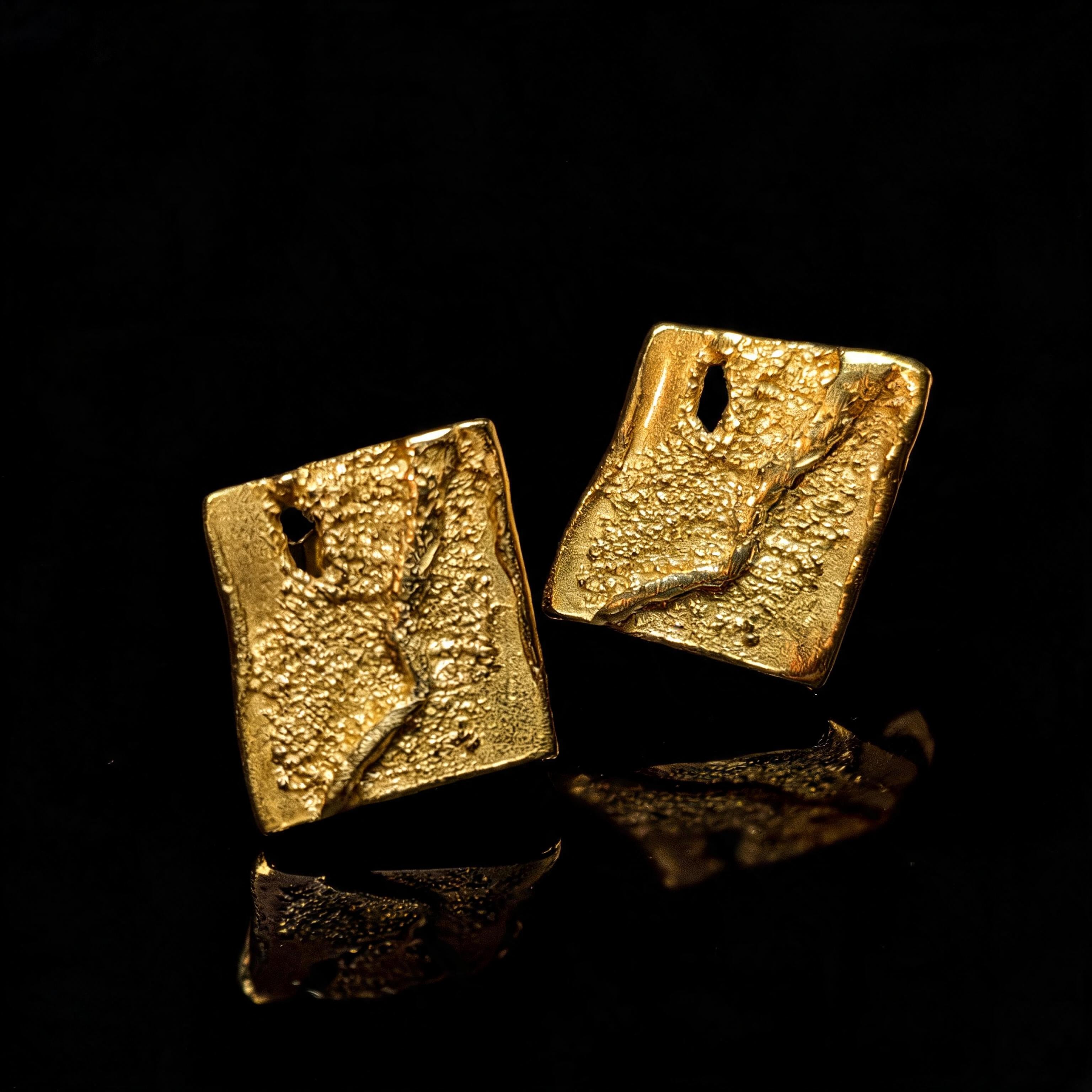 18K Strata Ohrringe • 18K vergoldete, strukturierte, skulpturale Statement-Ohrringe