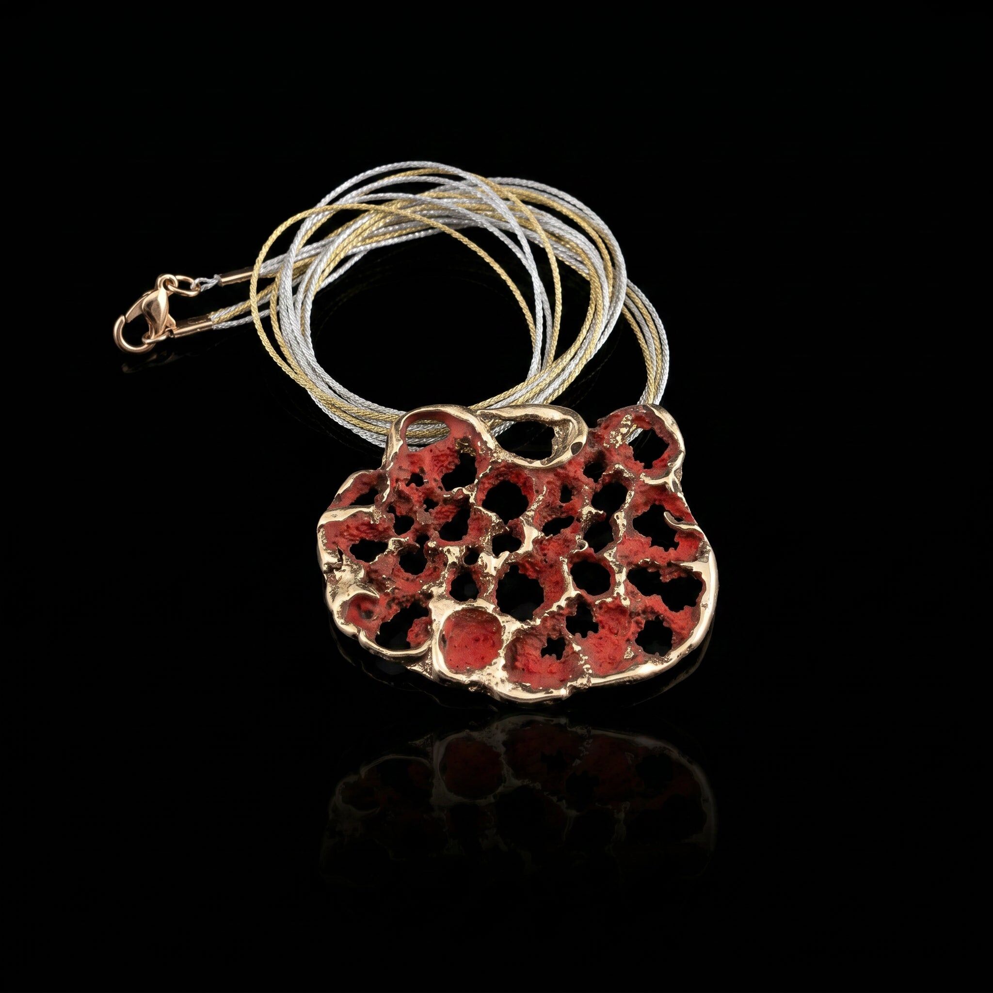 Perforata Lux Anhänger • Architektonische Anhängerkette • Modernistischer, skulpturaler Statement-Schmuck