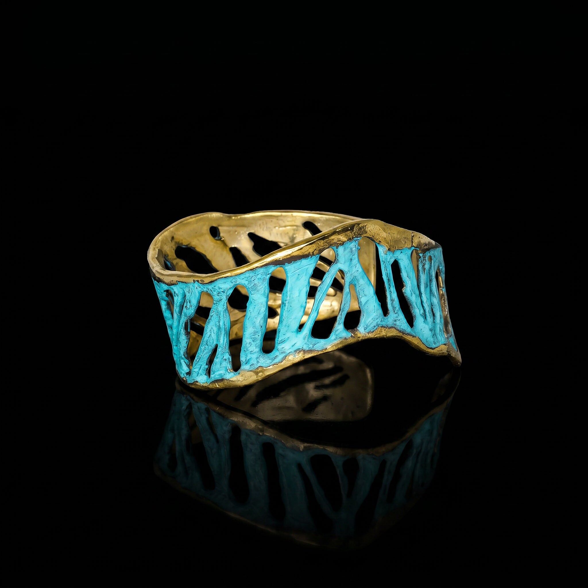 Armband „Meeresbrise“ • Armband mit organischer Wellenform • Skulpturales Statement-Armband zum Anziehen
