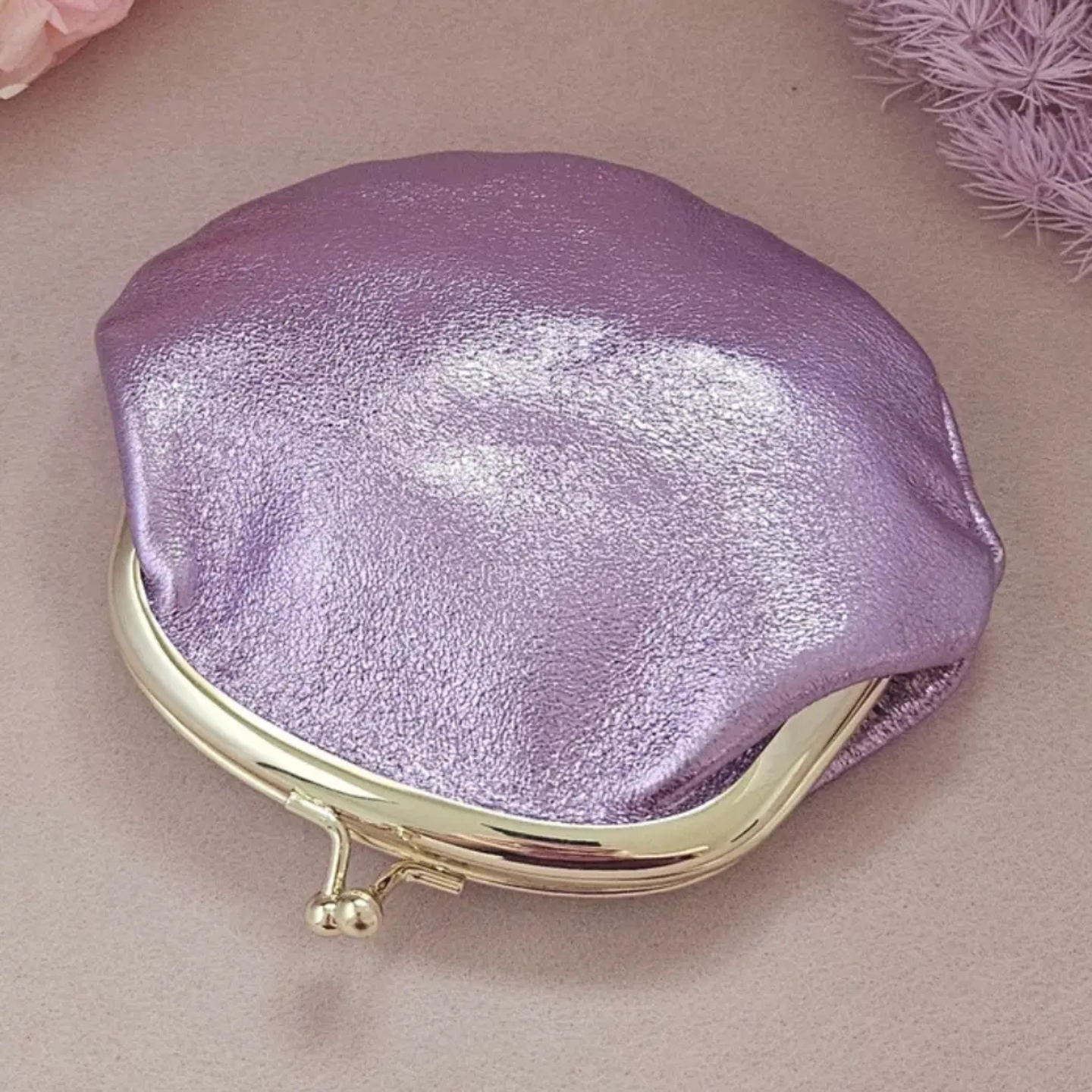 Retro leather clasp purse