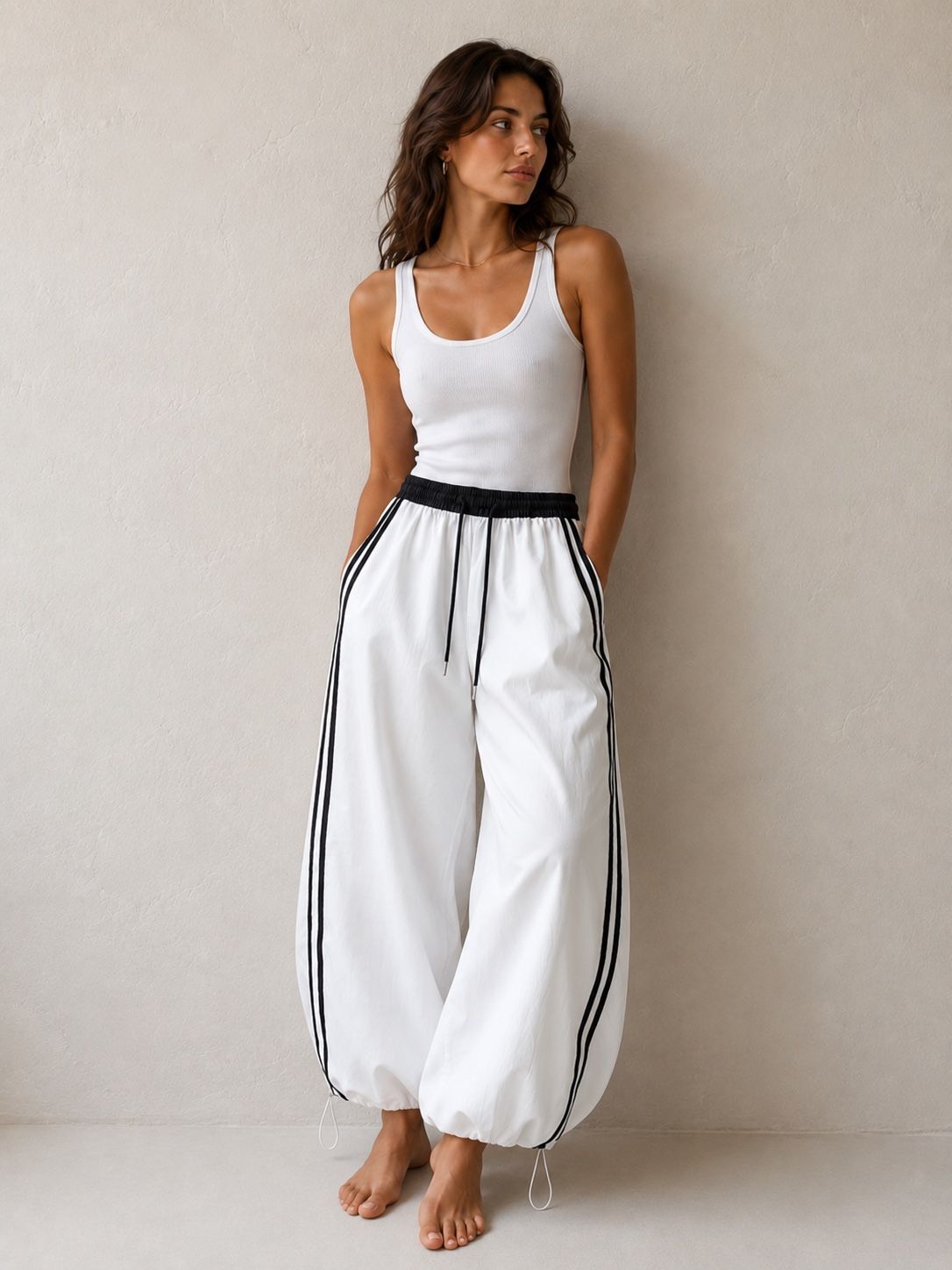 Wide-leg trousers with elasticated waist and drawstrings