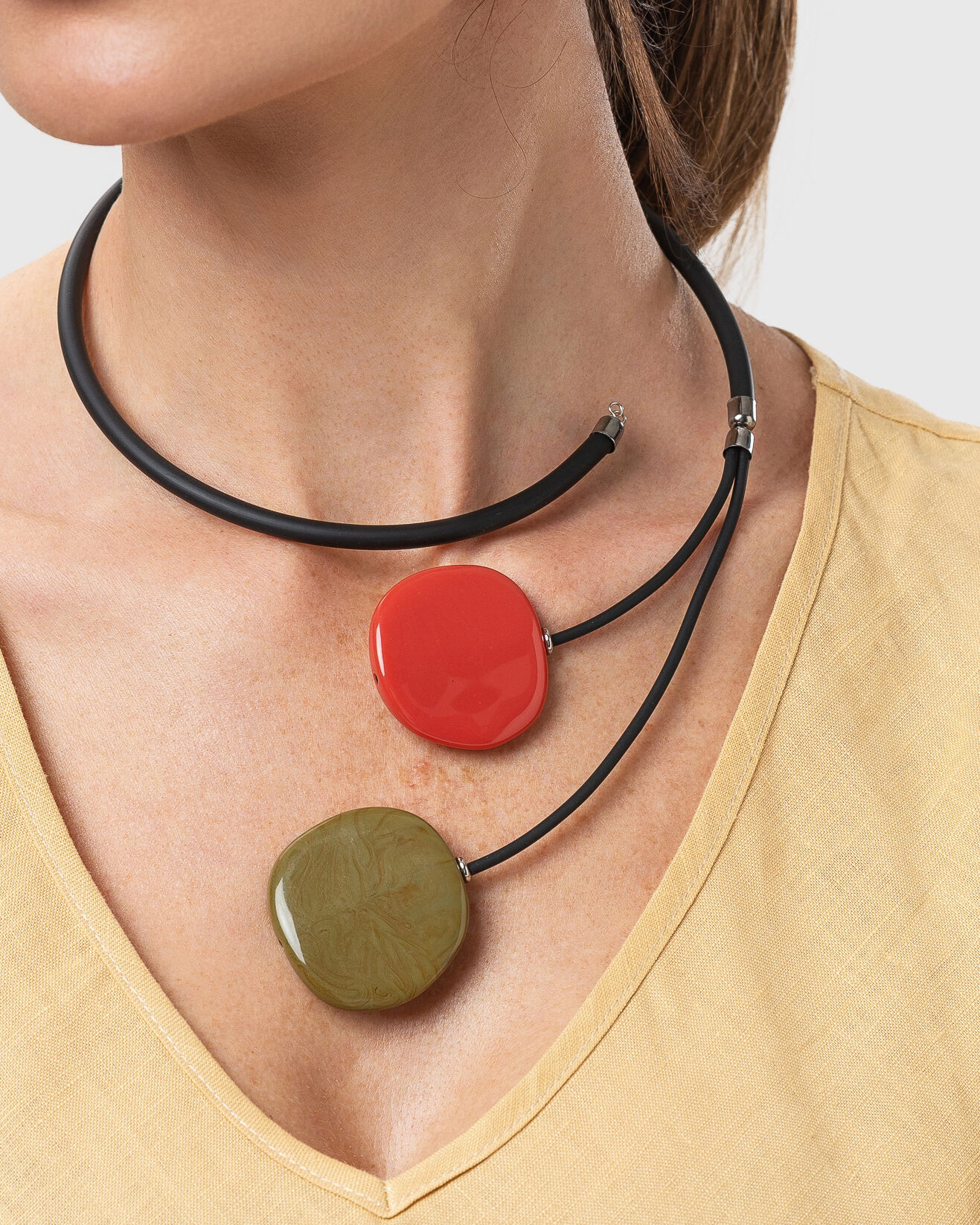 Collier en résine