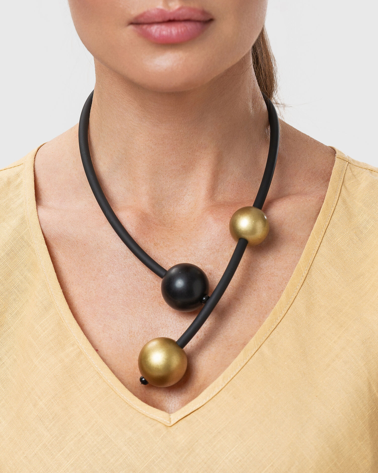 Collier en résine