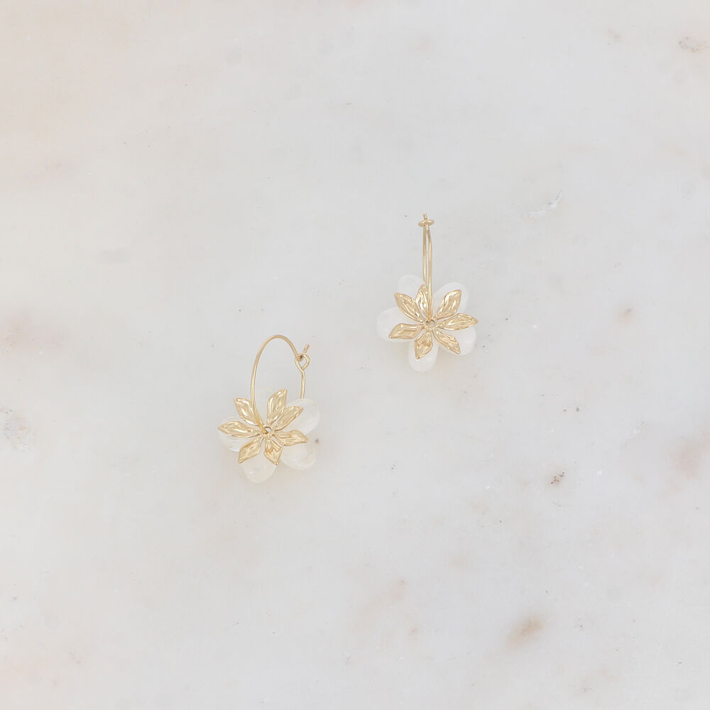 Créoles avec pampilles forme fleur en résine et en acier CR-NMB0185EX0440