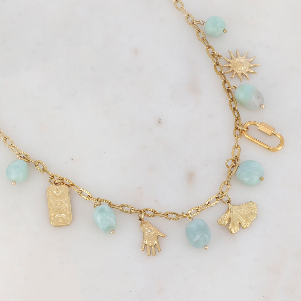 Collier maille avec pampille rectangulaire motif lune et étoile, main motif œil strassé, feuille de ginkgo, anneau rectangulaire, soleil et perles en pierre