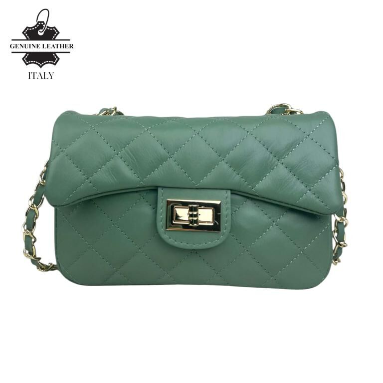 Quilted flap bag in genuine leather, perfect for women's gifts