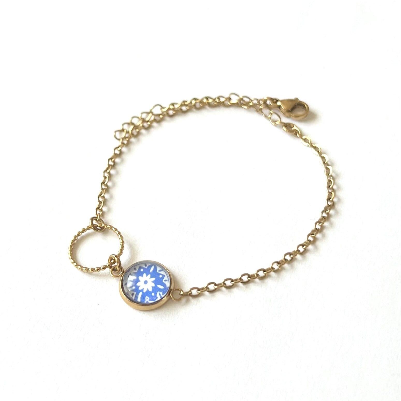 Bracelet fin mosaïque bleue, anneau ciselé