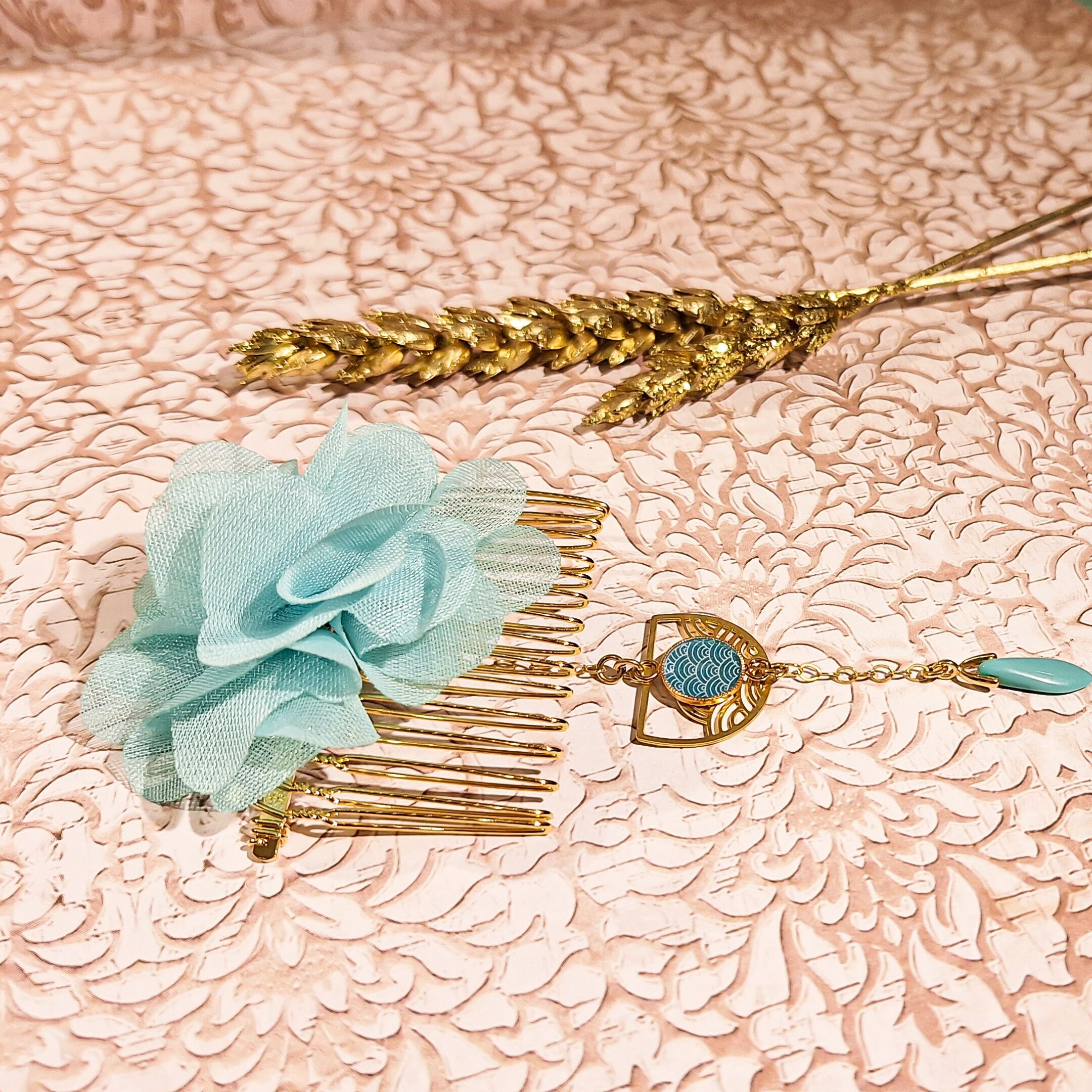 Handmade retro bohemian flower and diamond hair comb - bohemian chic - Gift idea for Mother's Day - Gift for Mom - Gift for Teacher - Christmas
