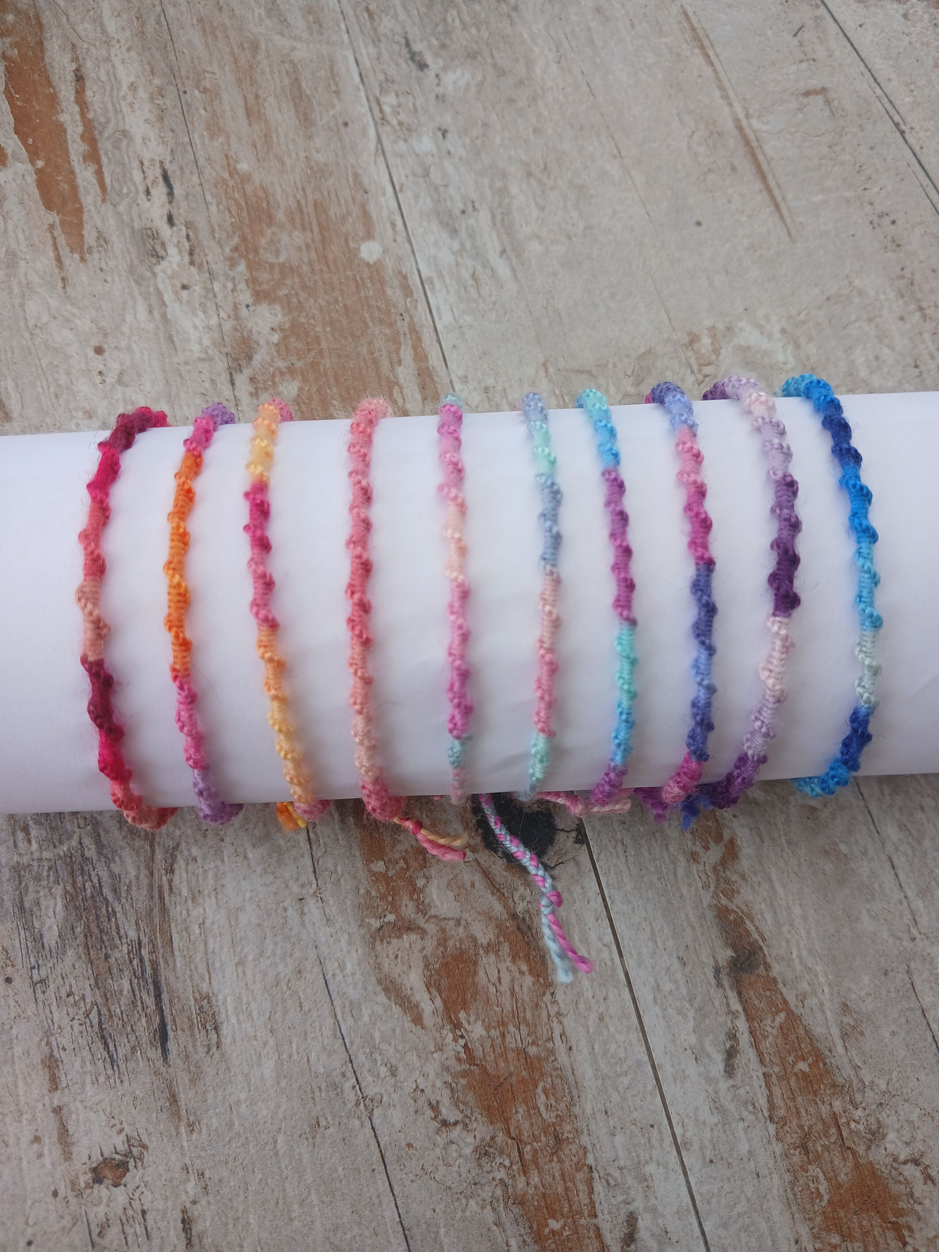 Lot de 10 Bracelets Brésiliens Torsadés / Tressés Main – Dégradés Néon & Pastel