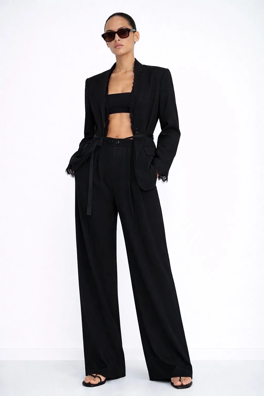 Eleganter, geradlinig geschnittener Blazer mit strukturierter Form