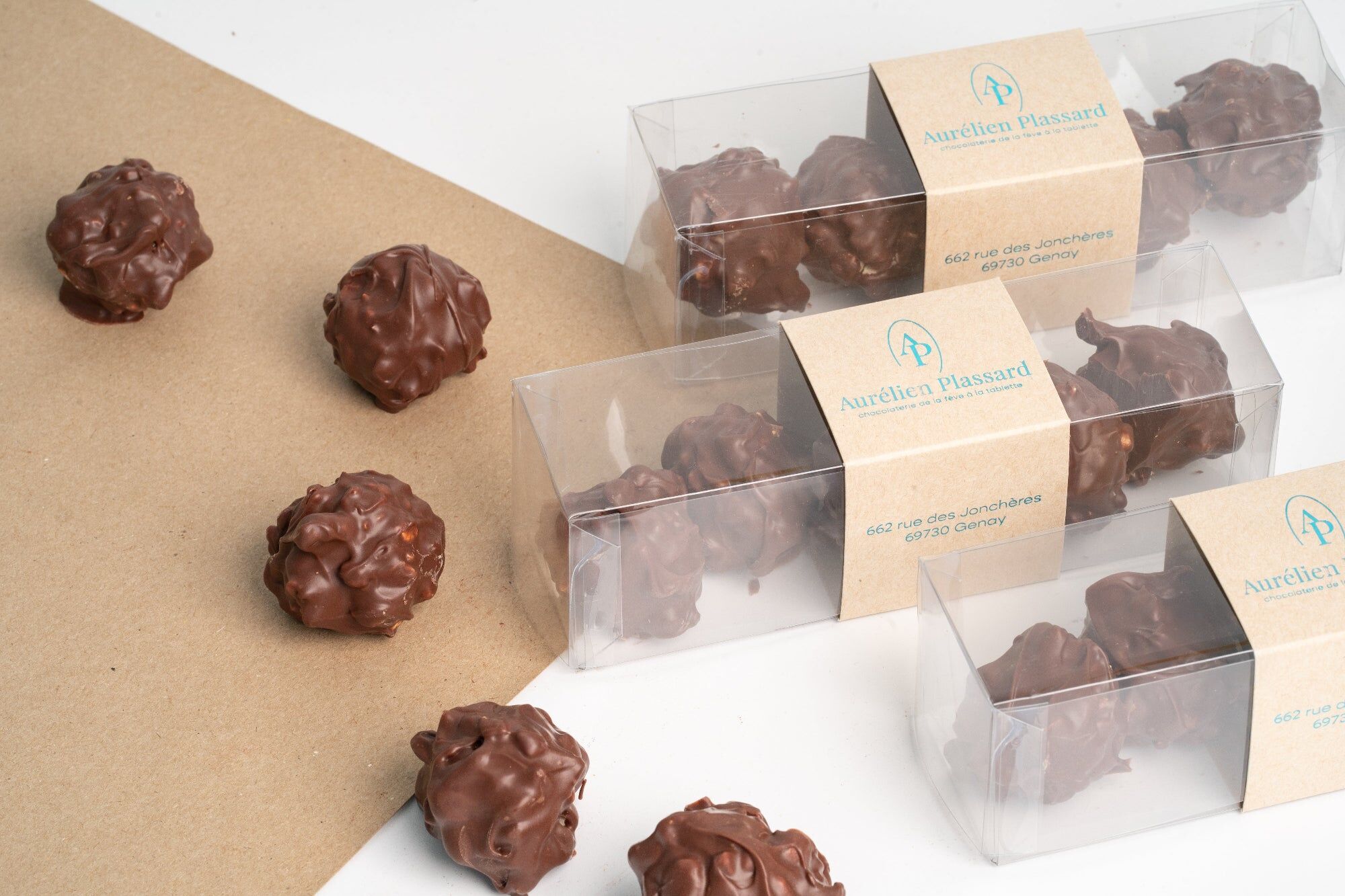 Caramel hazelnut rocks made with milk chocolate (37% cocoa)