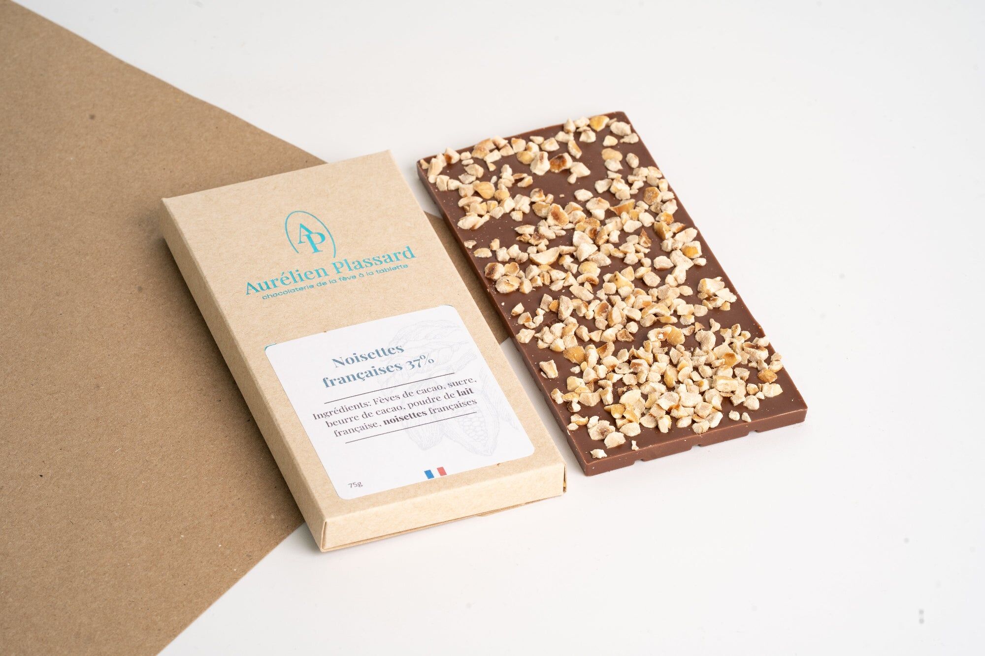 French hazelnut milk chocolate tablet, 37% cocoa